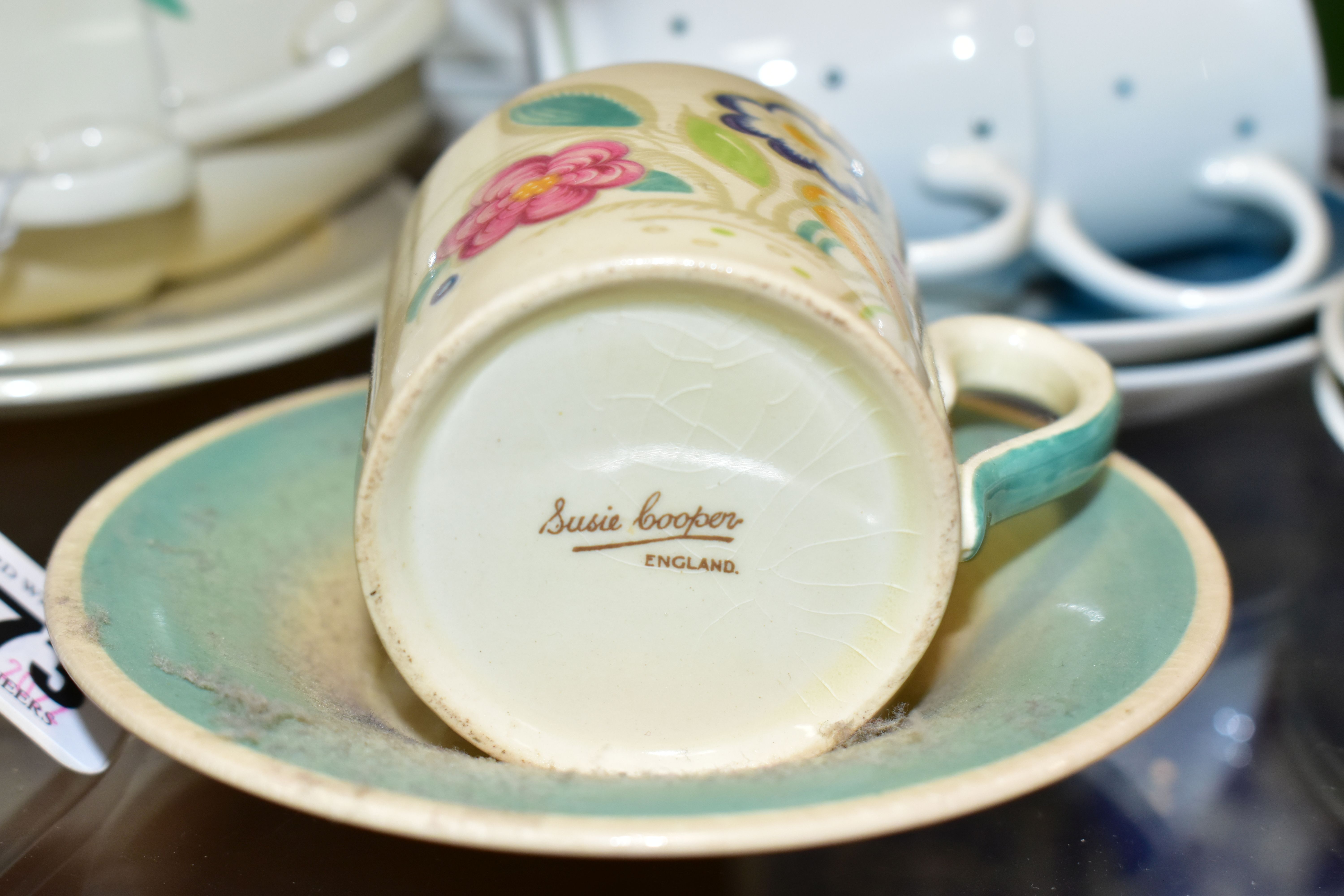 A COLLECTION OF SUSIE COOPER DESIGN COFFEE CUPS AND SAUCERS AND TWO OTHER TRIOS, the Susie Cooper to - Image 3 of 6