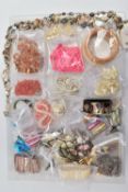 A BOX OF ASSORTED JEWELLERY, to include a stretch link polished copal amber bracelet, a coral