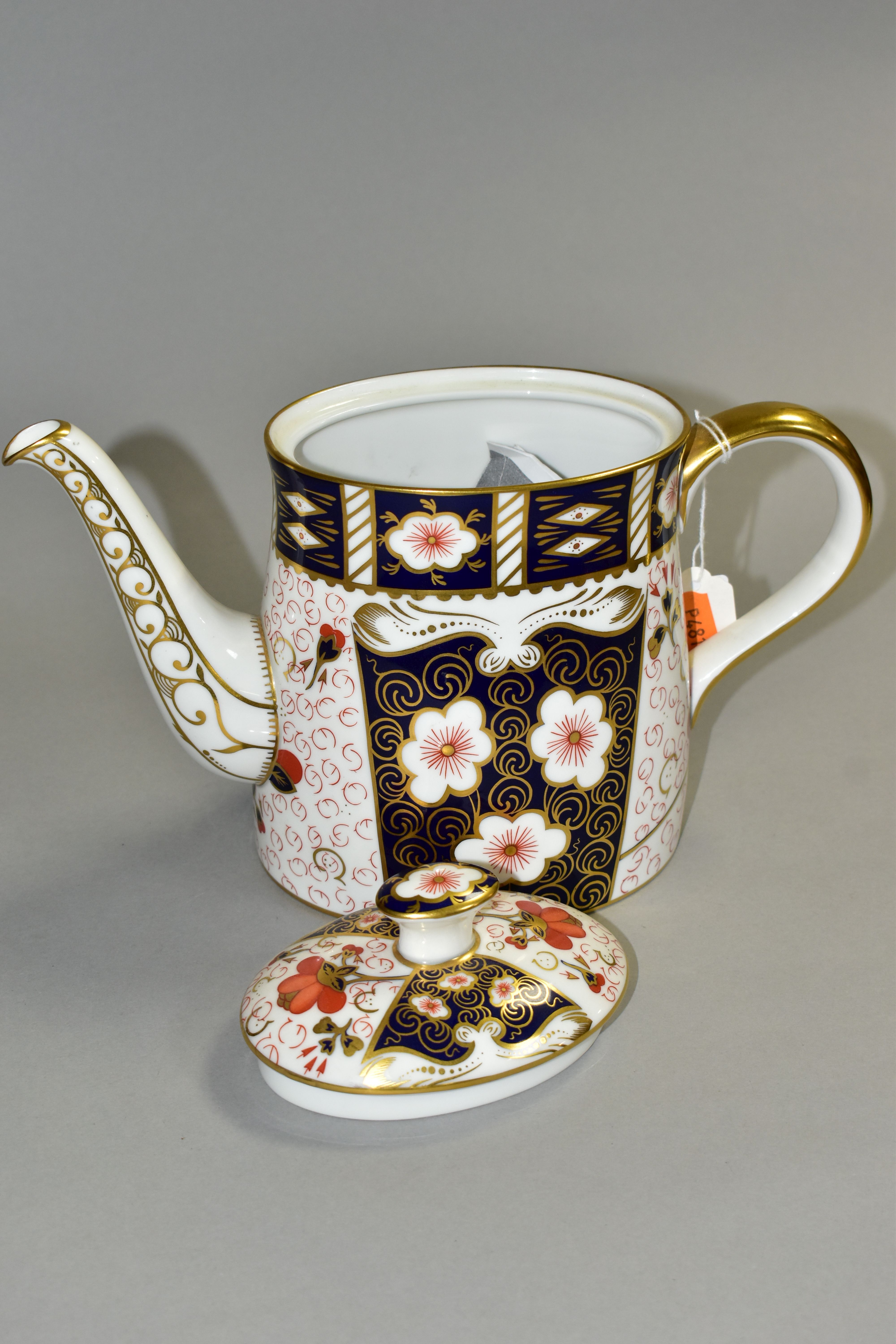 A ROYAL CROWN DERBY IMARI 2451 PATTERN OVAL COFFEE POT AND COVER, both seconds, date code for - Image 3 of 5