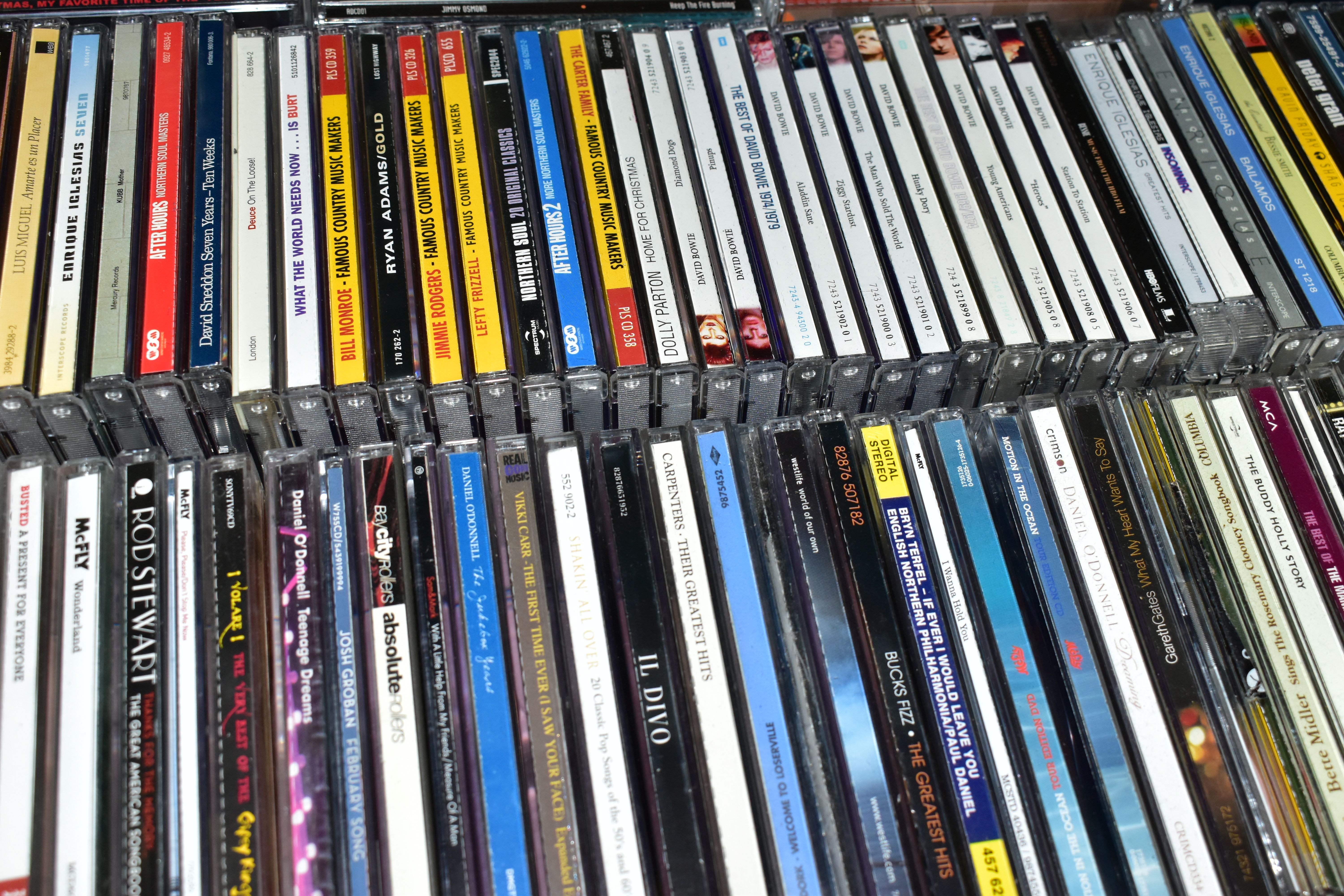 SIX BOXES OF CDS, approximately eight hundred to nine hundred CDs, various genres, artists to - Bild 2 aus 7