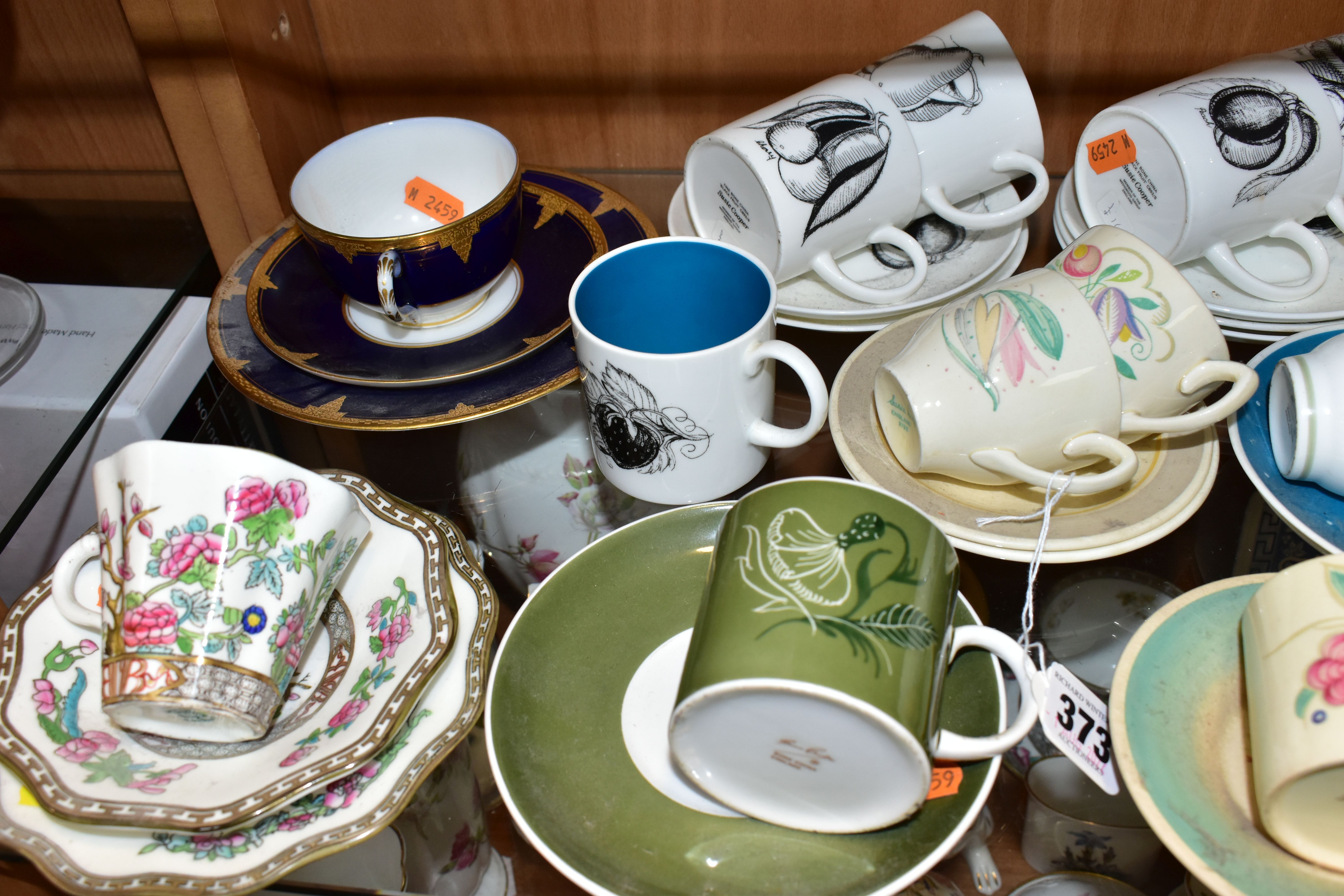 A COLLECTION OF SUSIE COOPER DESIGN COFFEE CUPS AND SAUCERS AND TWO OTHER TRIOS, the Susie Cooper to - Image 5 of 6