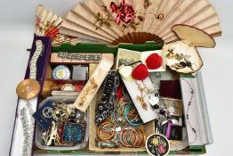 A BOX OF ASSORTED COSTUME JEWELLERY AND ITEMS, to include a Scottish grouse foot brooch set with