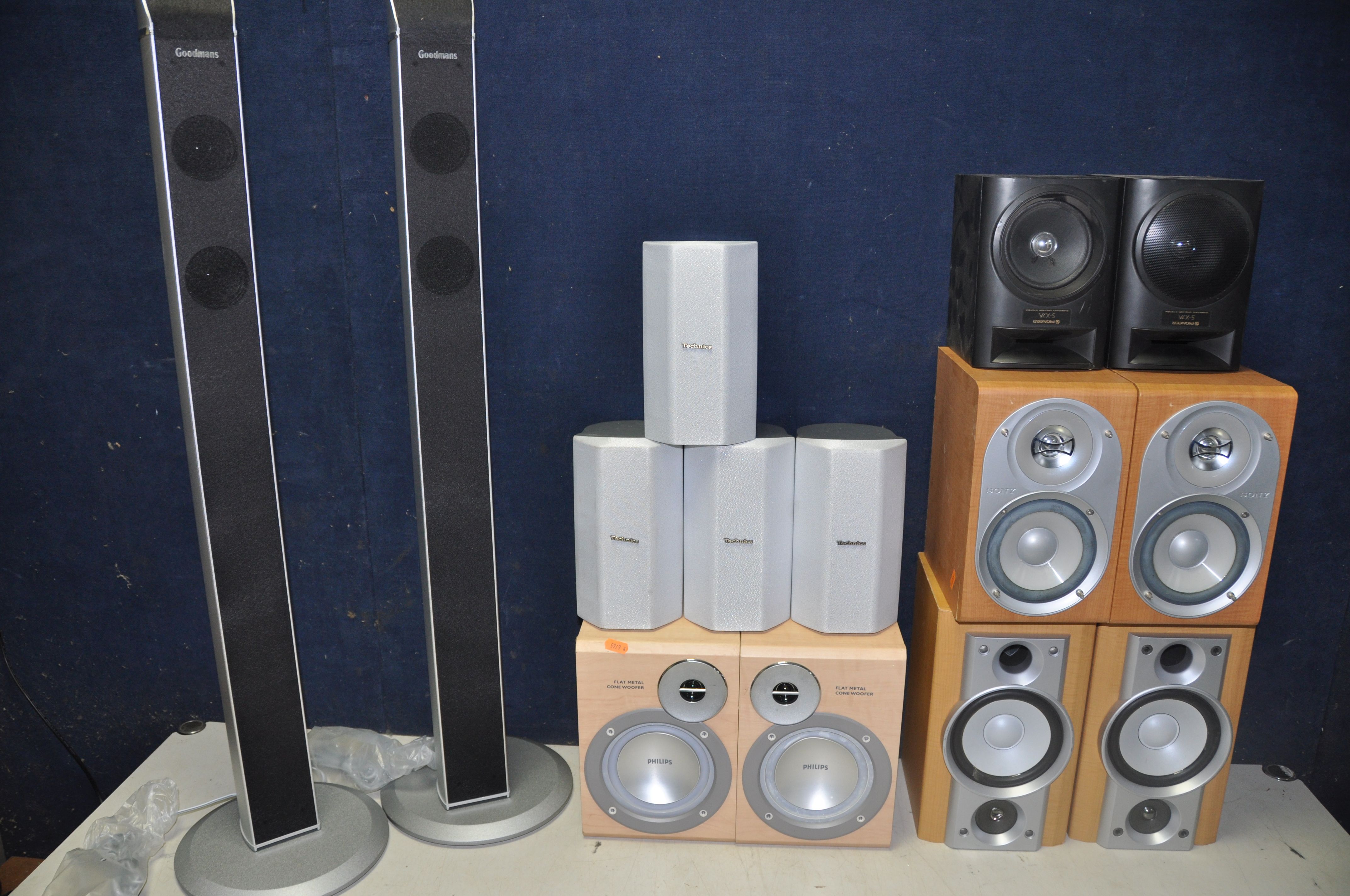 A COLLECTION OF AUDIO EQUIPMENT, to include a pair of Pioneer S-X7A speakers, pair of Philips FWB-