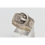 A GENTS SILVER BUCKLE RING, with engraved floral design to the polished buckle, hallmarked 'V W A'
