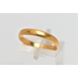 A 22CT GOLD BAND RING, polished band, approximate width 8.0mm, hallmarked 22ct Birmingham, ring size