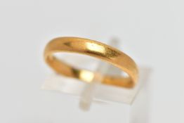 A 22CT GOLD BAND RING, polished band, approximate width 8.0mm, hallmarked 22ct Birmingham, ring size