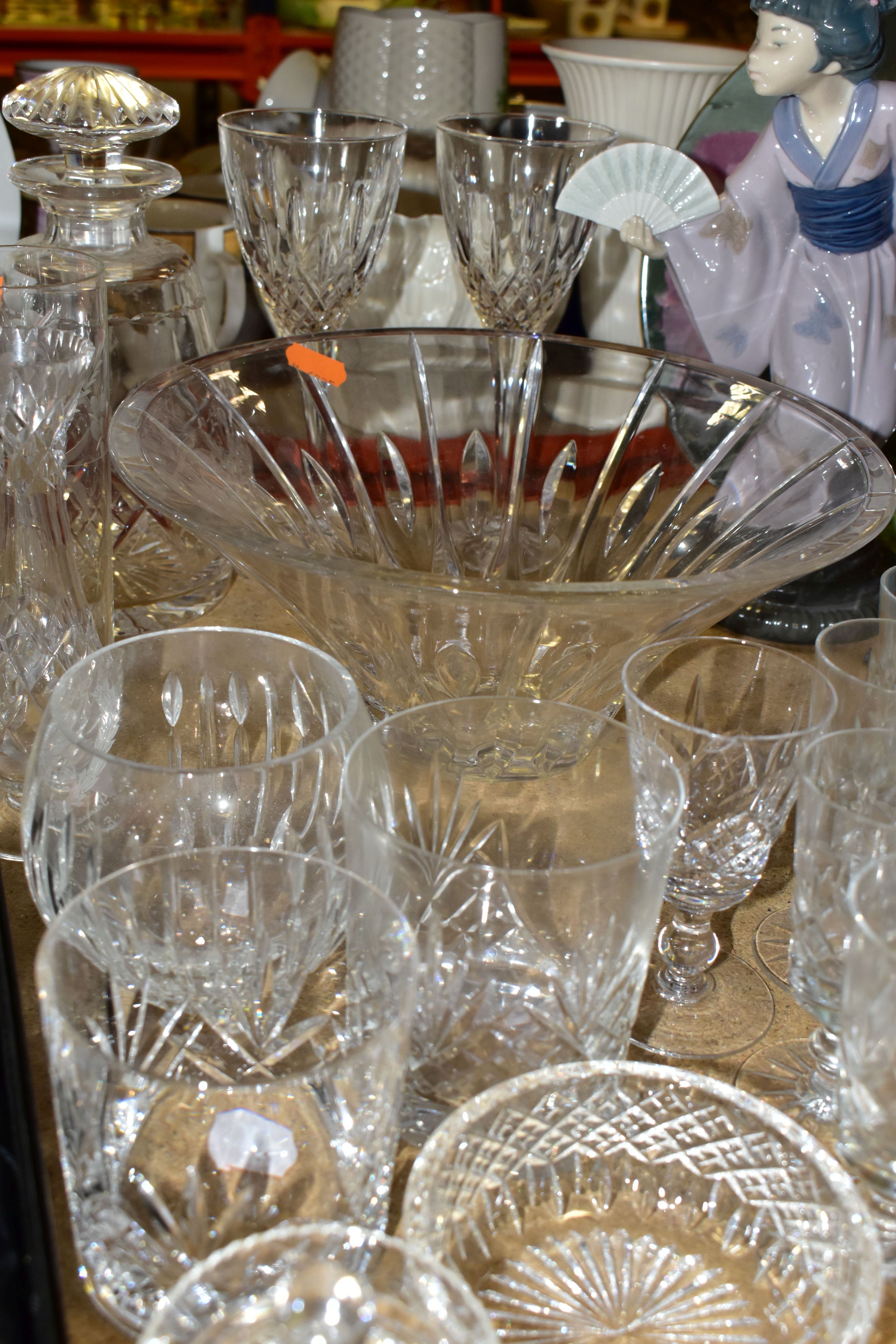 A GROUP OF CERAMICS AND GLASSWARES, to include a cased pair of Waterford Crystal brandy glasses, a - Image 6 of 6