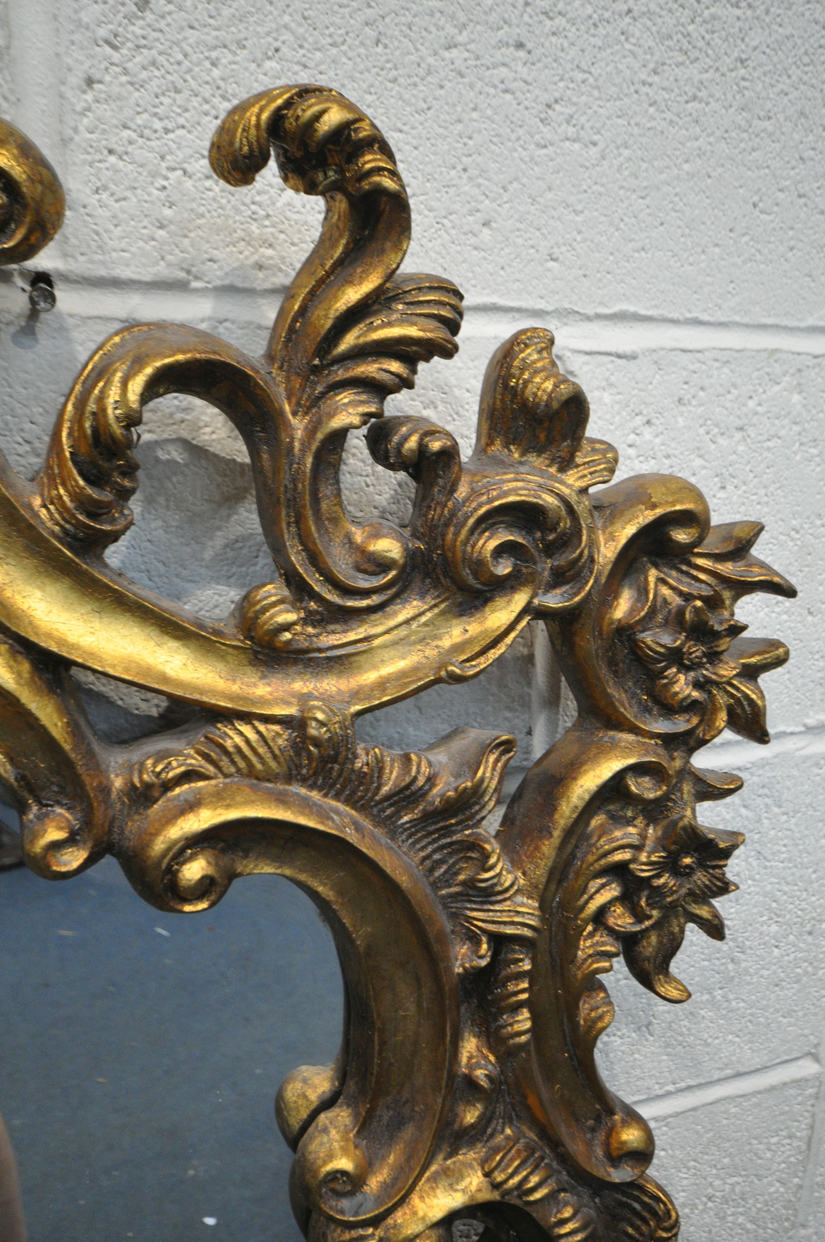 A MID TO LATE 20TH CENTURY FRENCH GILTWOOD OVERMANTEL MIRROR, with a bevelled mirror plate, 110cm - Image 3 of 5