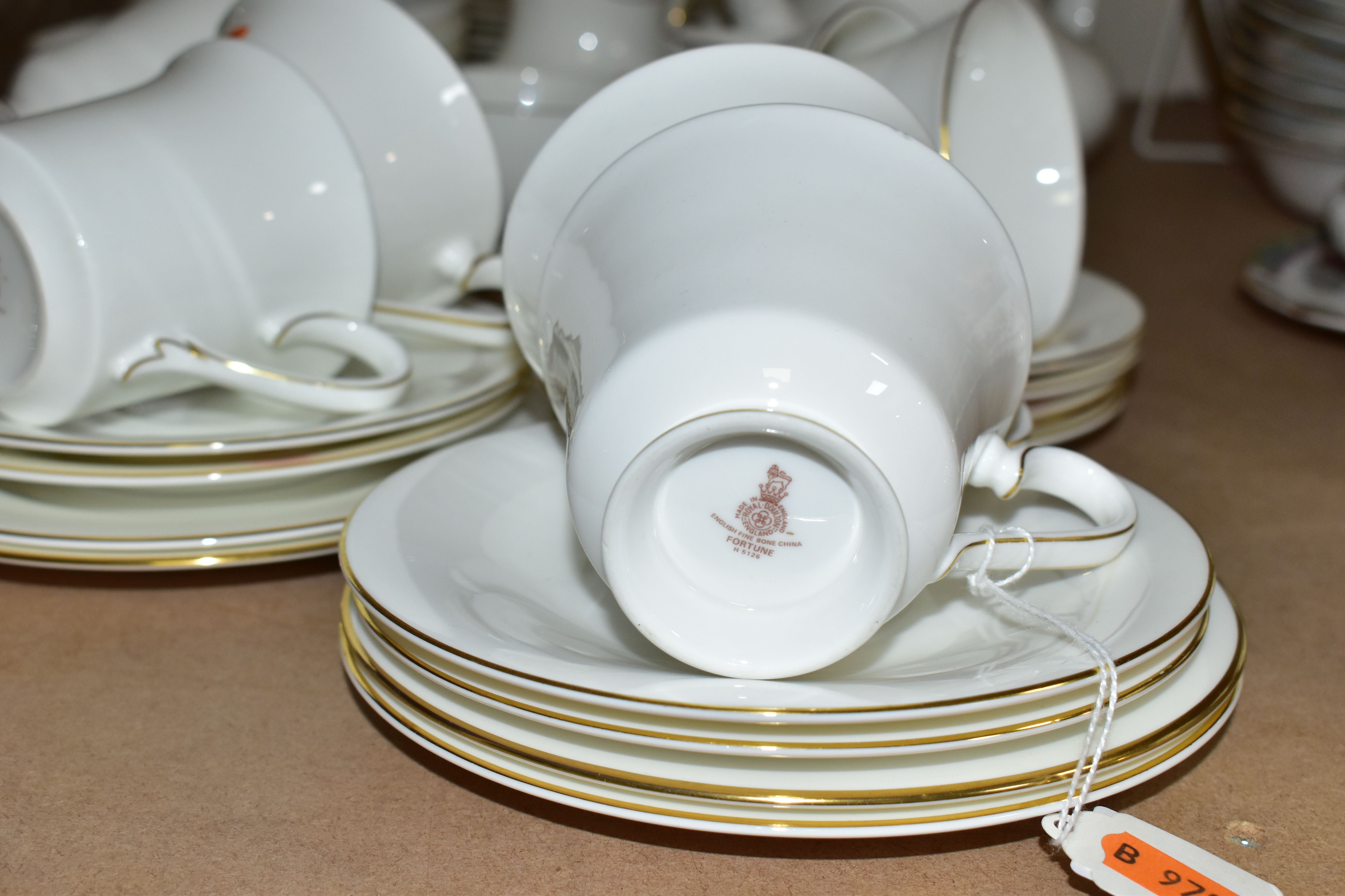 A ROYAL DOULTON 'SOPHIA' PATTERN PART DINNER AND TEA SET, comprising eight cups H5126 (one cup has a - Image 3 of 4