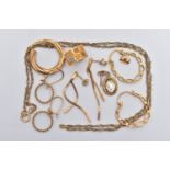 A SELECTION OF MAINLY 9CT GOLD JEWELLERY, to include a yellow metal half hoop single earring, with