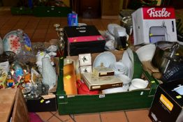 FIVE BOXES AND LOOSE MISCELLANEOUS, KITCHENWARE AND ORNAMENTS, to include a Berndes oven dish,
