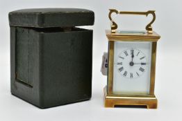AN EARLY 20TH CENTURY BRASS CASED CARRIAGE CLOCK, small brass carriage clock with five bevelled