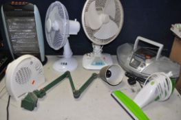 A COLLECTION OF ELECTRICAL ITEMS, to include a Pifco desk fan, Silvercrest desk fan, Panasonic