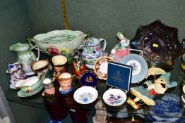 A GROUP OF 19TH AND 20TH CENTURY CERAMICS AND GLASSWARE, including a Royal Doulton figure 'Autumn