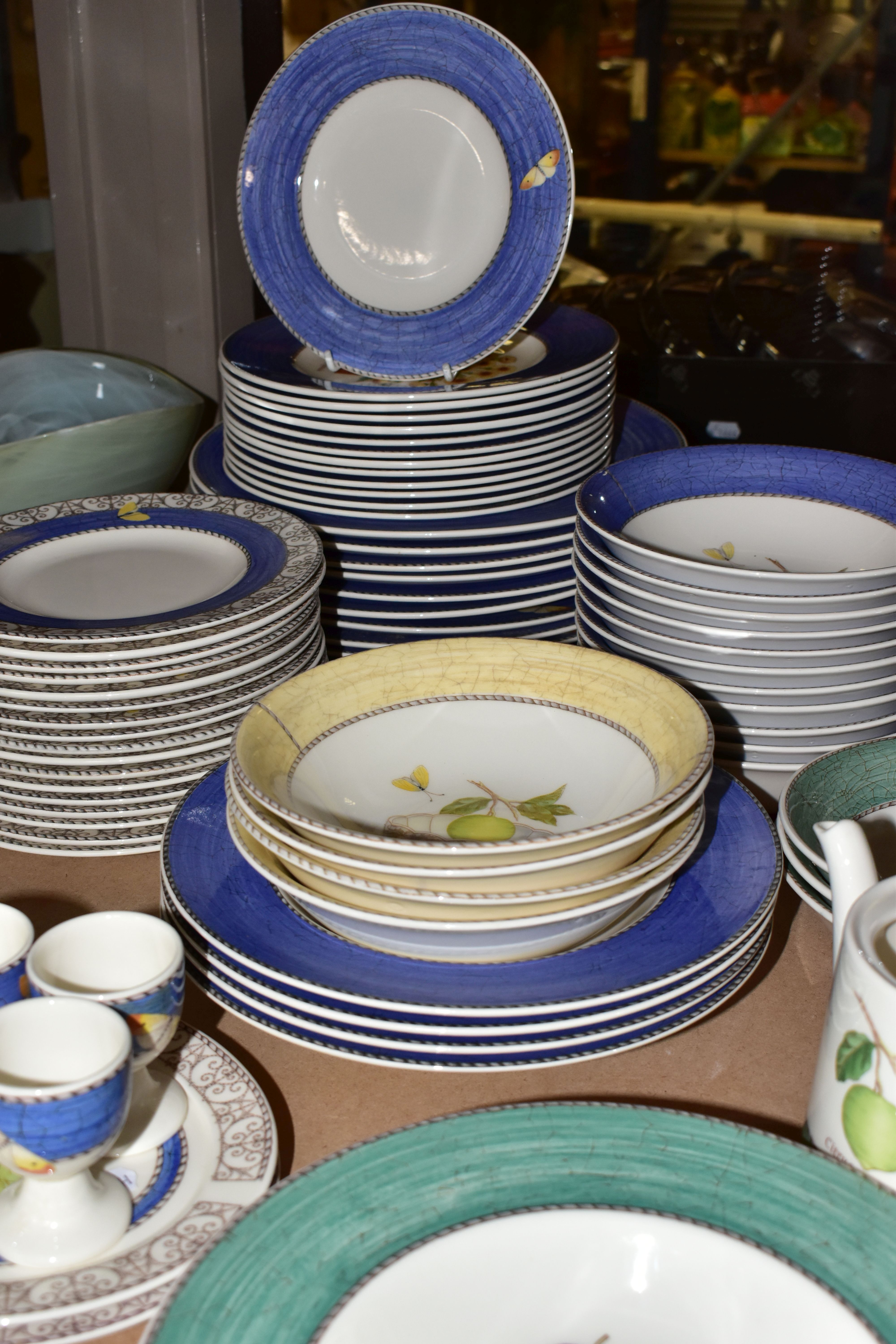 A ONE HUNDRED AND SEVEN PIECE WEDGWOOD SARAH'S GARDEN DINNER SERVICE, with blue border unless - Image 6 of 9
