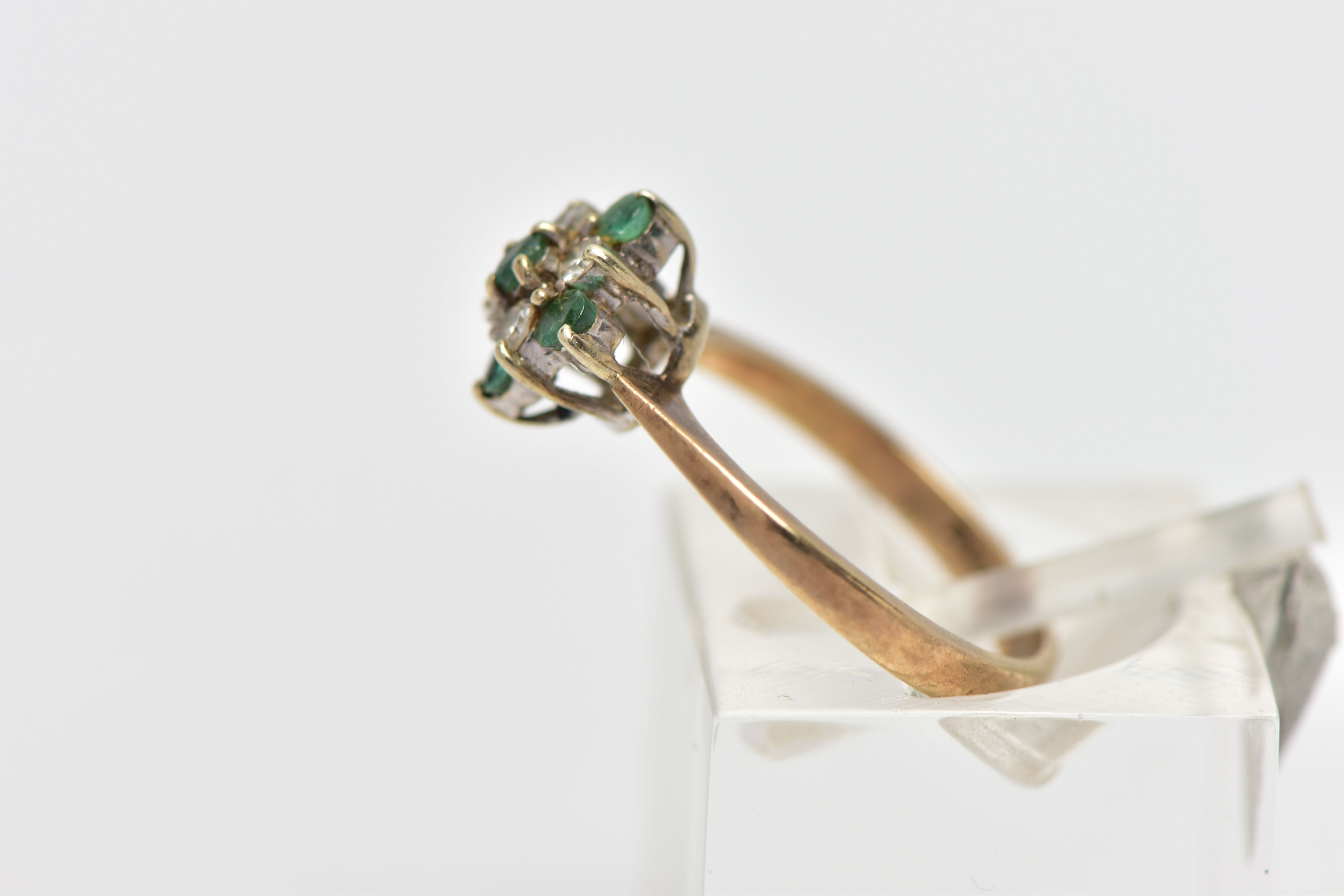 A 9CT GOLD EMERALD AND DIAMOND CLUSTER RING, diamond shape cluster set with four circular cut - Image 2 of 4