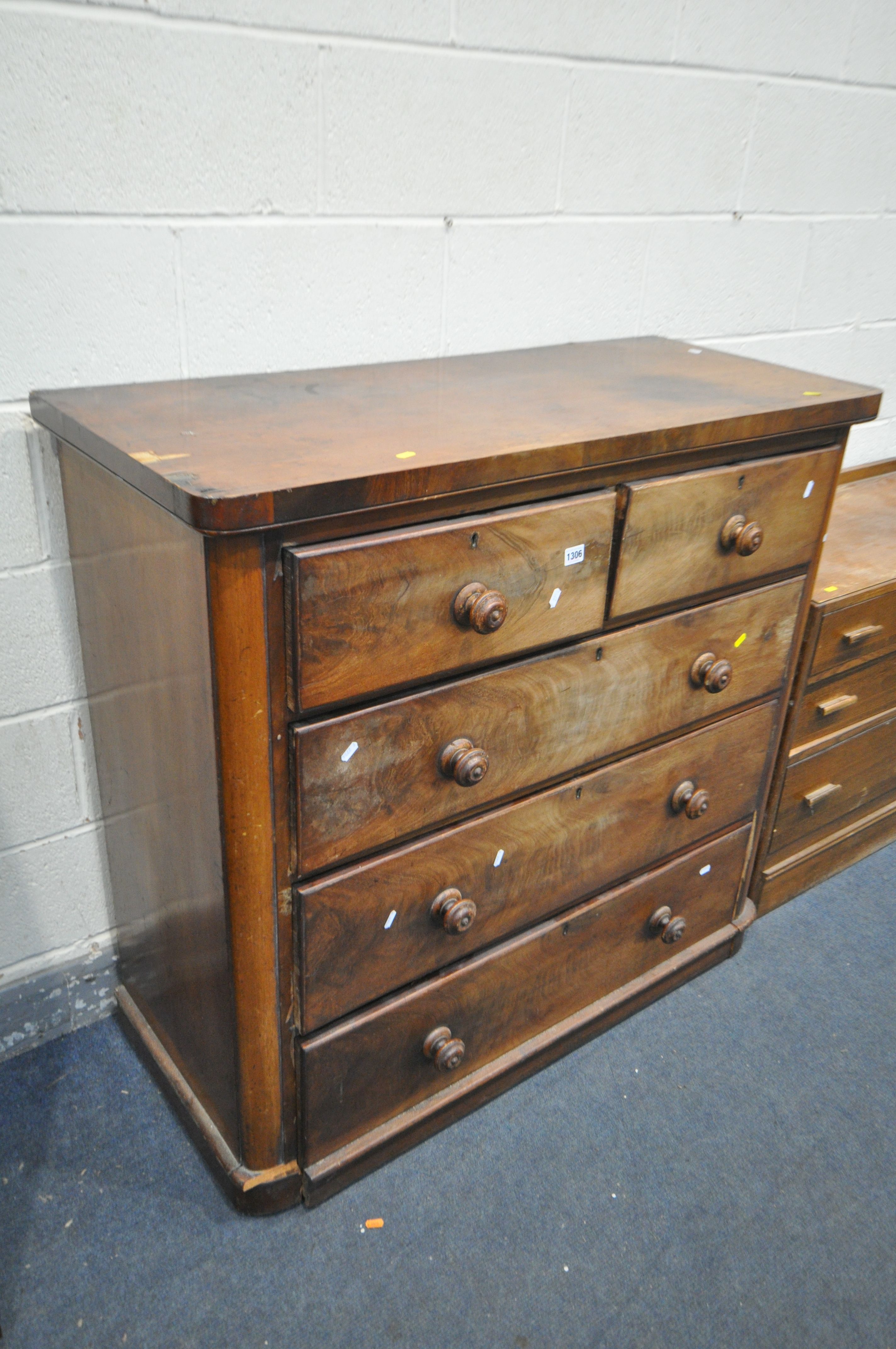 A GEORGIAN FLAME MAHOGANY CHEST OF TWO SHORT AND THREE LONG DRAWERS, width 115cm x depth 51cm x - Image 2 of 5