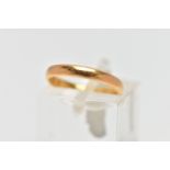 A 22CT GOLD BAND RING, plain polished thin gold band, approximate width 7.5mm, hallmarked 22ct