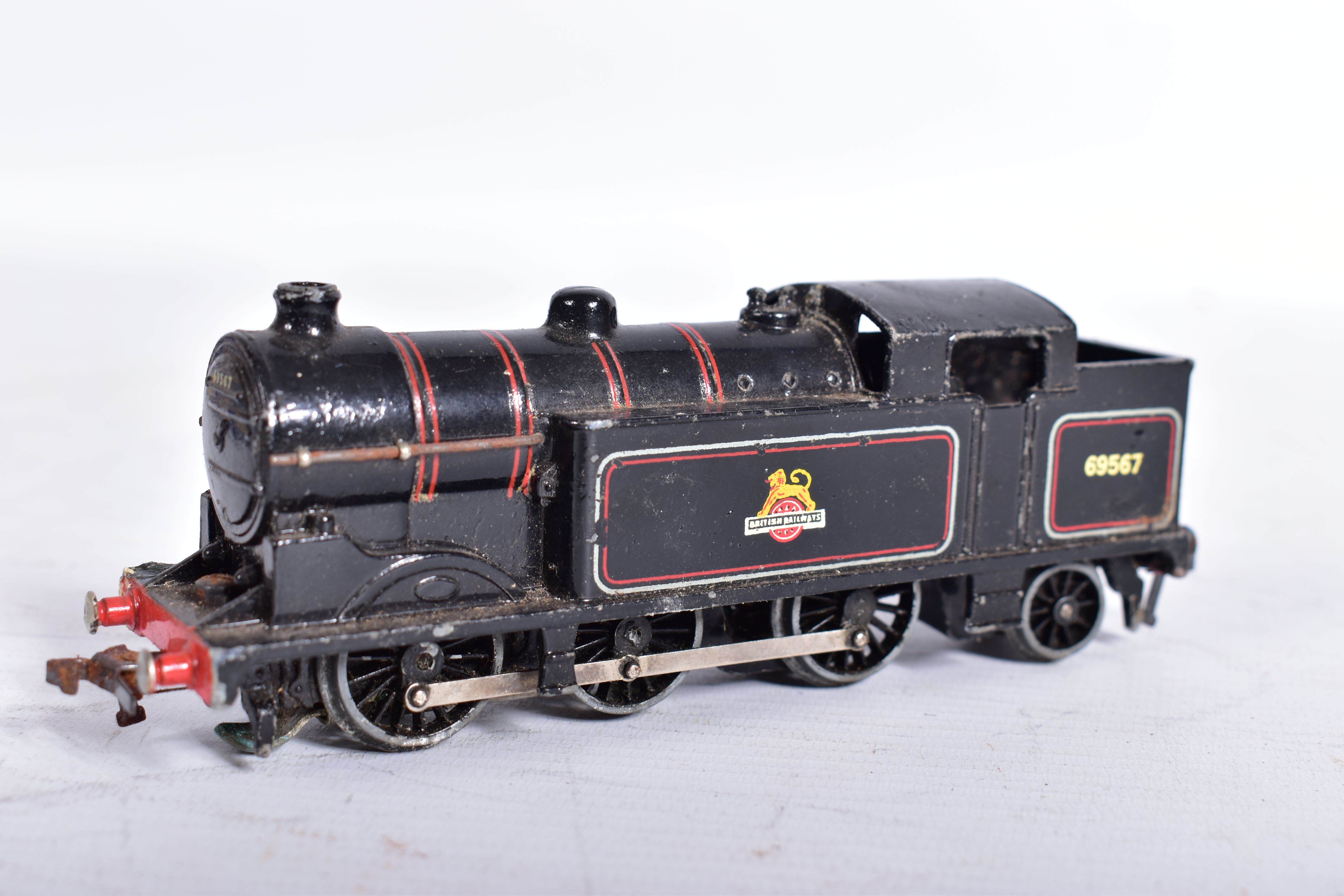 AN UNBOXED HORNBY DUBLO CLASS N2 TANK LOCOMOTIVE, No.69567, B.R. lined black livery (EDL17), - Image 3 of 8