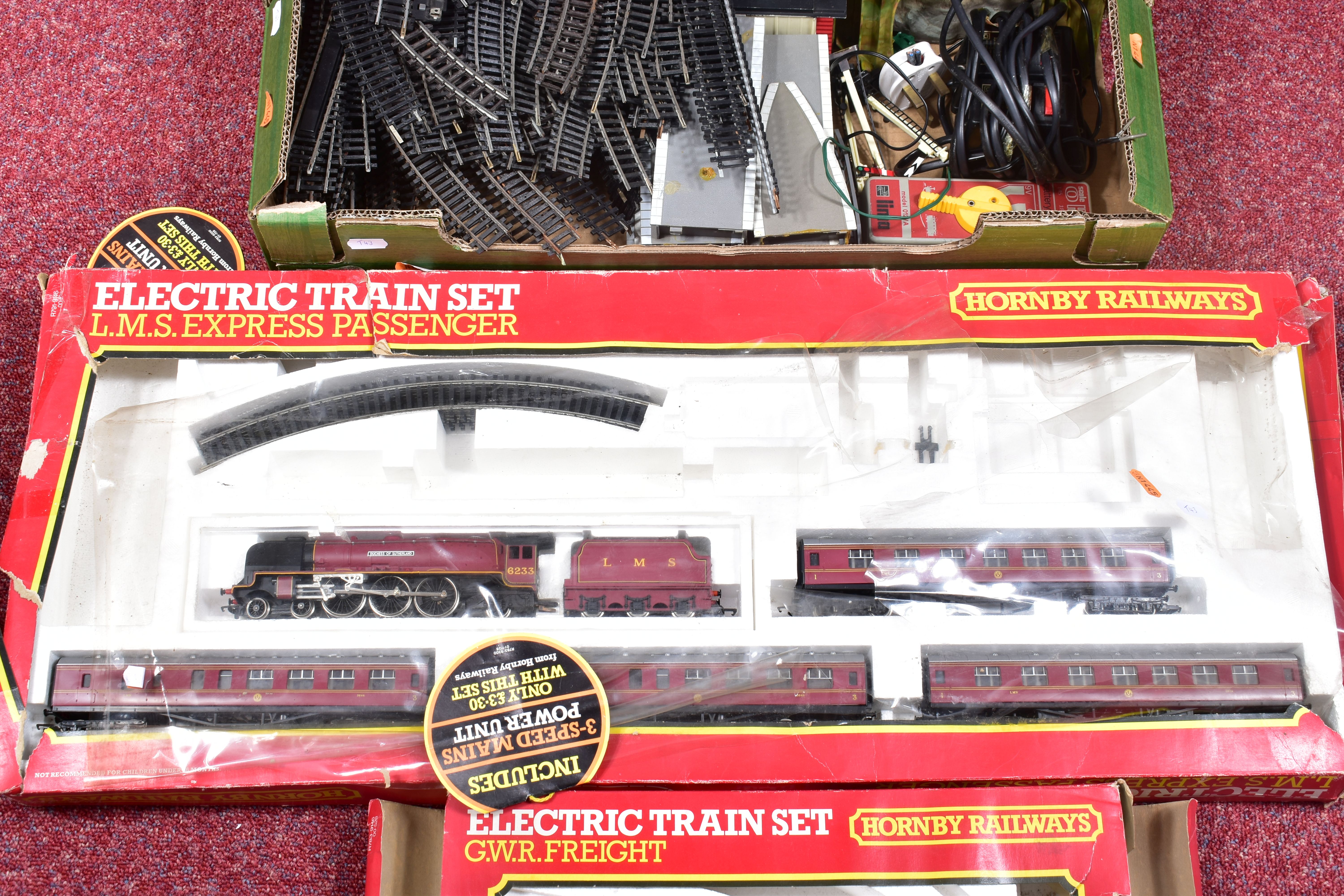 TWO BOXED HORNBY RAILWAYS OO GAUGE MODEL RAILWAYS SETS, G.W.R. Freight Set, No.R783, comprising - Image 3 of 4