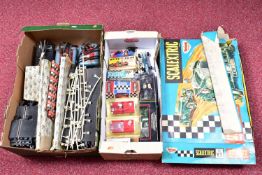 A BOXED SCALEXTRIC VINTAGE MOTOR RACING SET, No.V3, with one Bentley 4.5 Litre Supercharged Racing