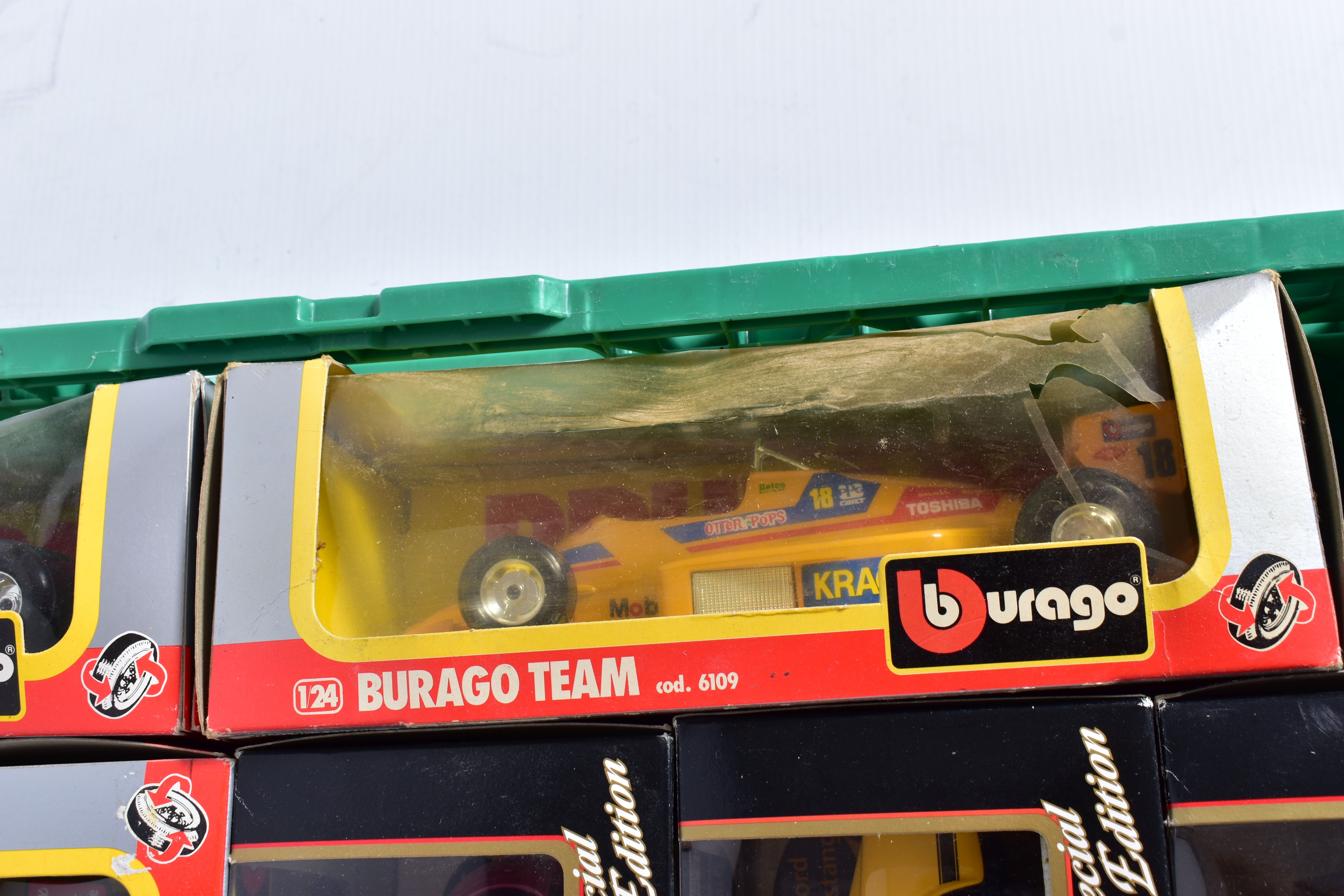 A QUANTITY OF BOXED 1:24 SCALE DIECAST CAR MODELS, Bburago racing cars and Maisto Special Edition, - Image 7 of 8