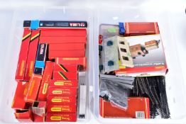 A QUANTITY OF ASSORTED BOXED AND UNBOXED OO GAUGE ROLLING STOCK, ACCESSORIES AND TRACK, to include