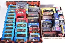 A QUANTITY OF BOXED MODERN DIECAST AND PLASTIC VEHICLES, assorted motorbikes including Panini