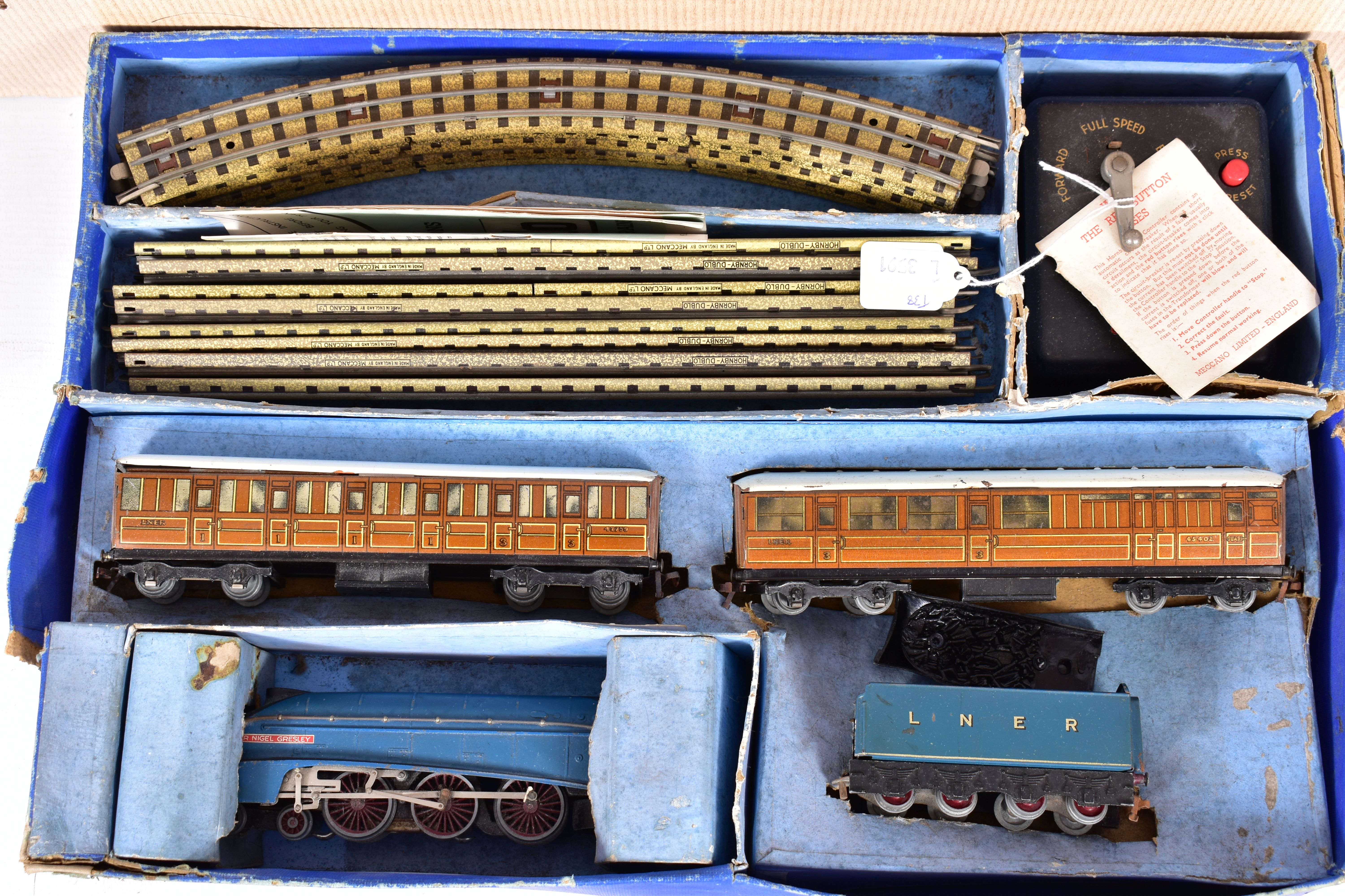 A QUANTITY OF ASSORTED HORNBY DUBLO MODEL RAILWAY ITEMS, all in playworn condition, not tested, to - Image 2 of 4