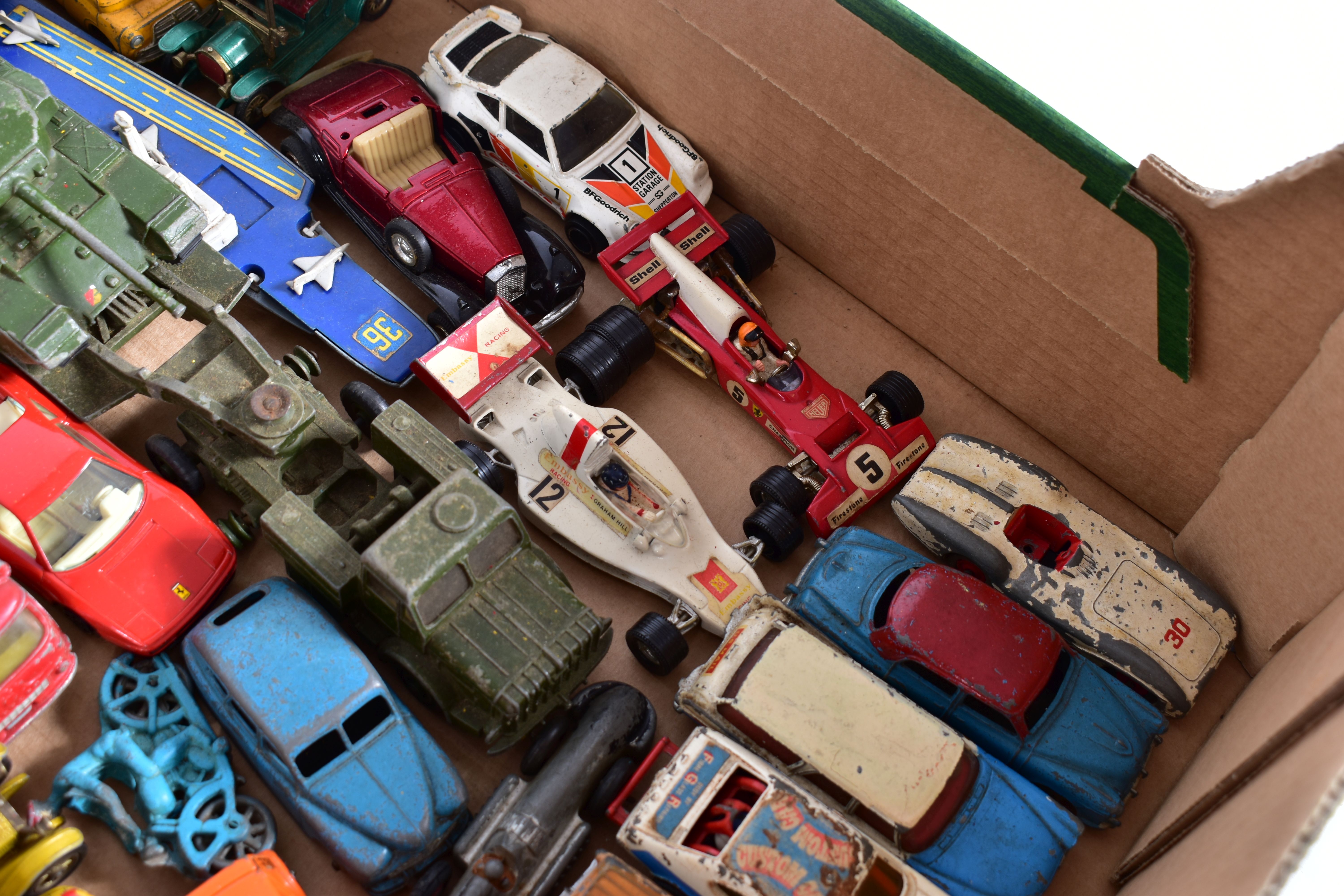 A QUANTITY OF UNBOXED AND ASSORTED PLAYWORN DIECAST VEHICLES, to include Corgi Toys Plymouth - Image 6 of 6