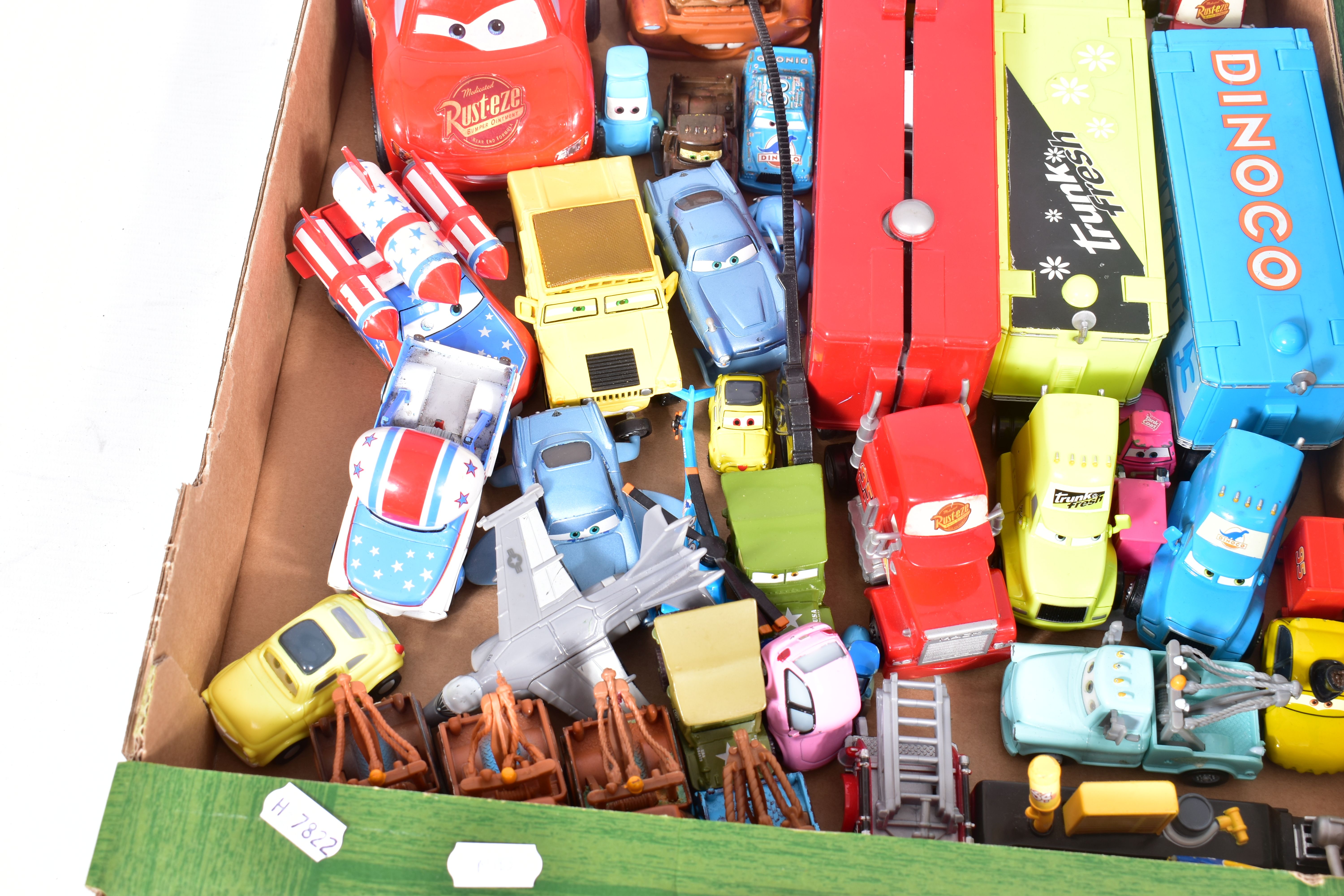 A COLLECTION OF PLASTIC MODELS FROM THE DISNEY PIXAR FILM CARS, assorted models, scales and - Image 4 of 7