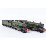 A BOXED HORNBY DUBLO CASTLE CLASS LOCOMOTIVE, 'Bristol Castle' No.7013, B.R. lined green livery (