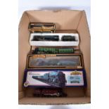 A QUANTITY OF BOXED AND UNBOXED OO GAUGE LOCOMOTIVES, to include boxed Bachmann rebuilt Patriot