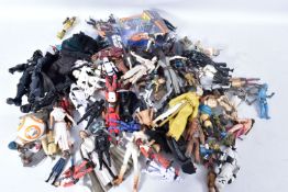 A QUANTITY OF LOOSE STAR WARS ACTION FIGURES, majority are recent Hasbro figures dating from the