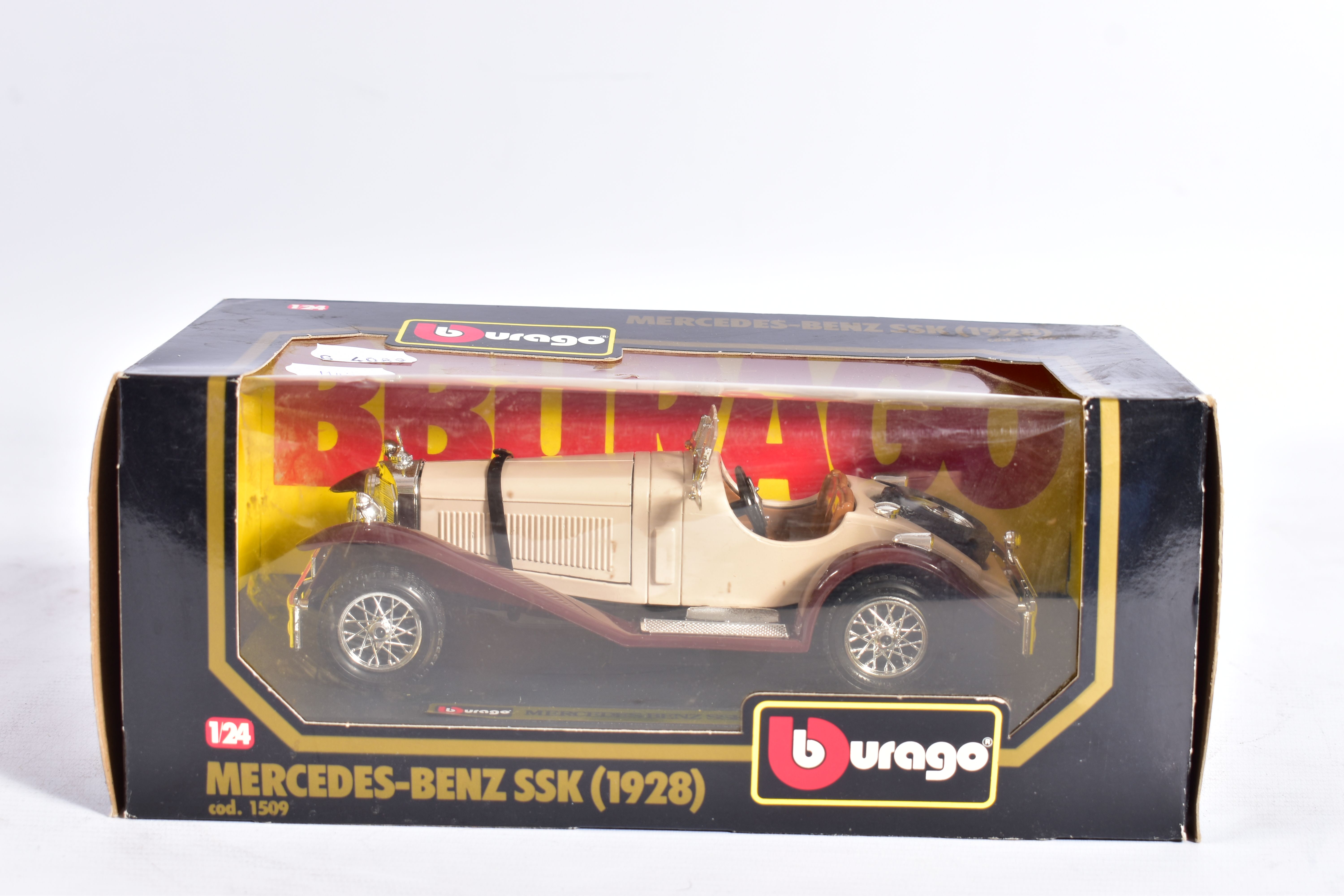 A QUANTITY OF BOXED BBURAGO 1:24 SCALE DIECAST CAR MODELS, mix of 1930's and 1940's sports cars - Image 6 of 18