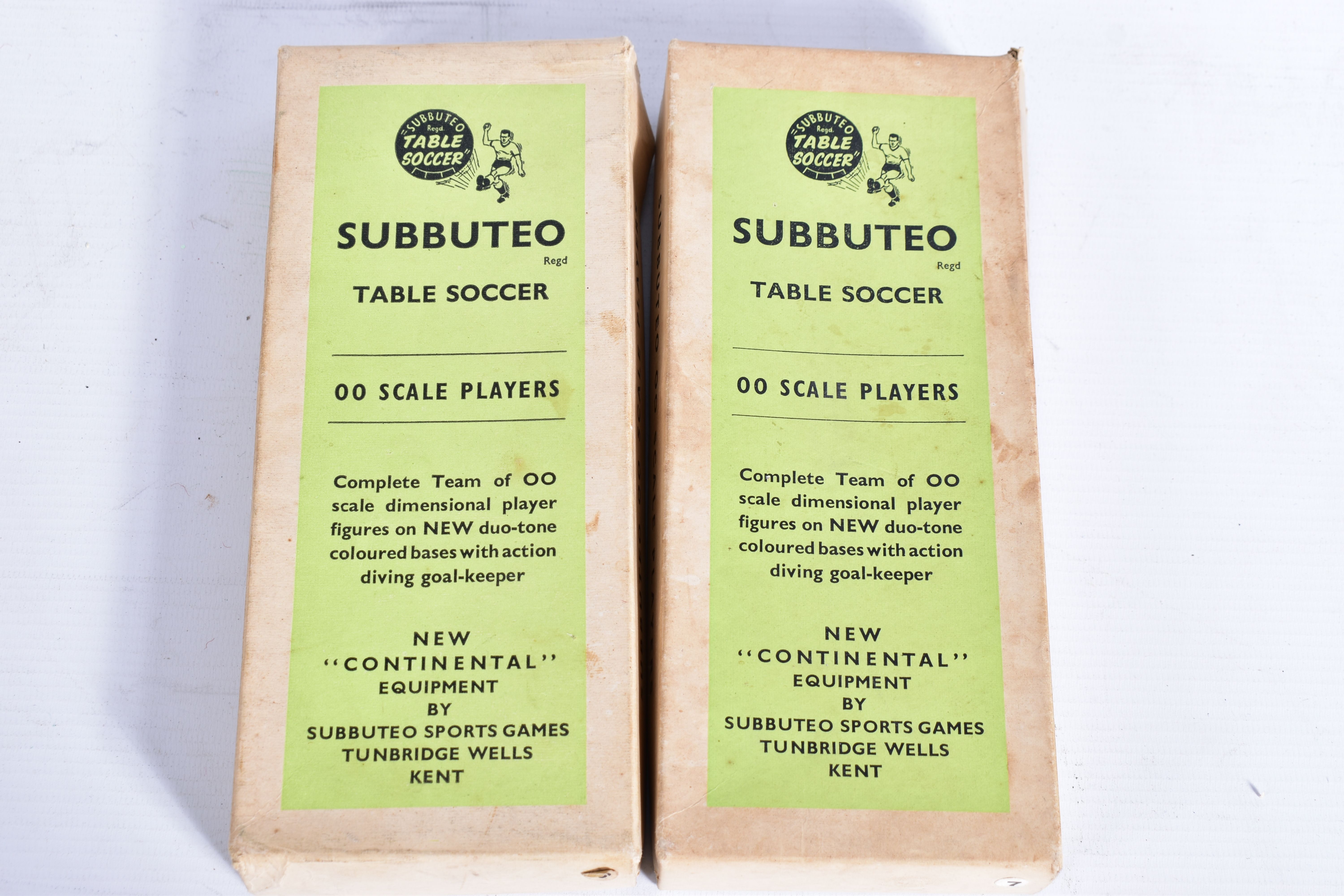 A BOXED SUBBUTEO TABLE SOCCER SUPER SET, comprising two of the earlier flat celluloid teams, referee - Image 5 of 8