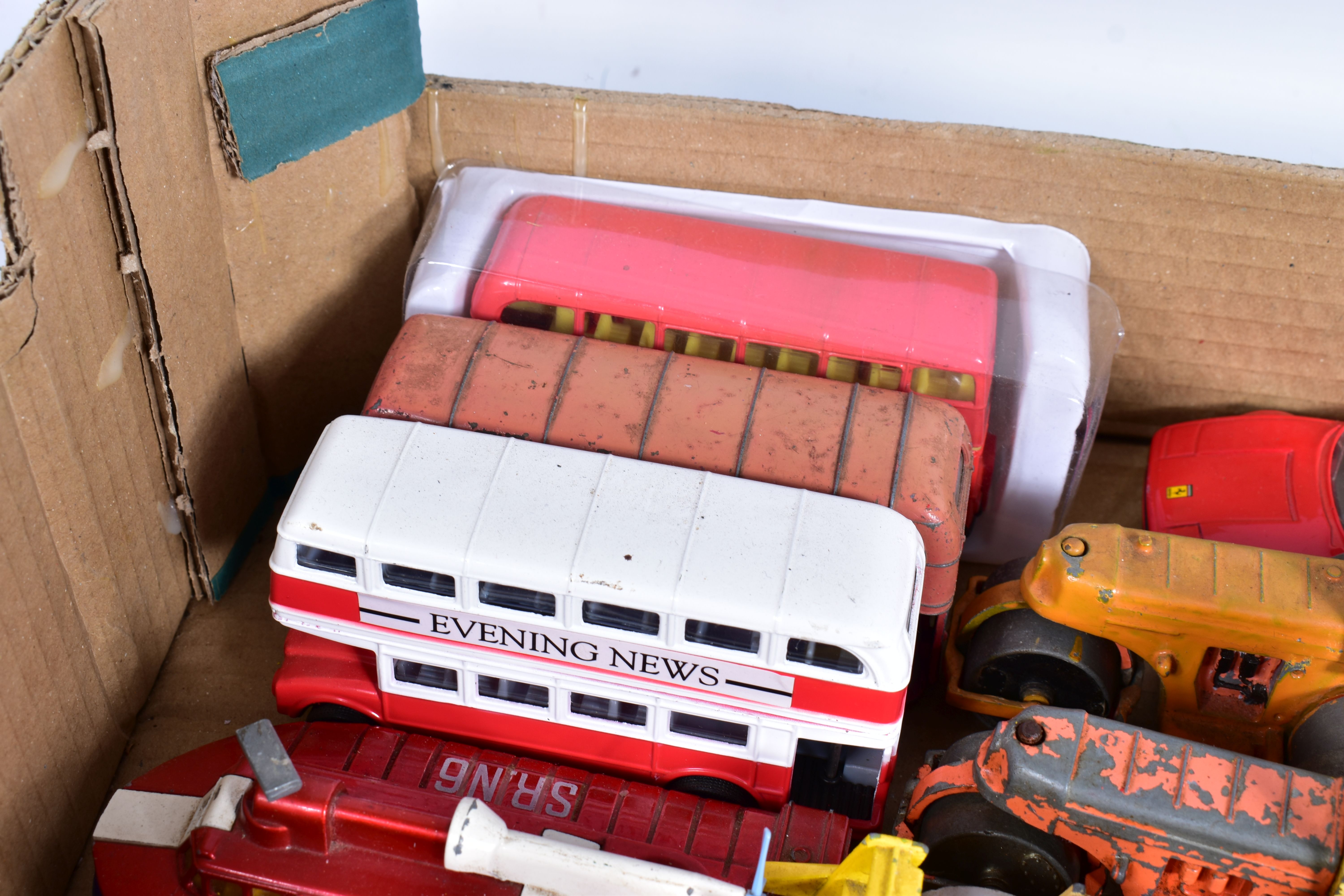 A QUANTITY OF UNBOXED AND ASSORTED PLAYWORN DIECAST VEHICLES, to include Dinky Supertoys Karrier BBC - Image 2 of 5