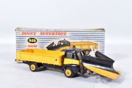 A BOXED DINKY SUPERTOYS SCAMMELL EXPLORER RECOVERY TRACTOR, No.661, hook detached and loose in