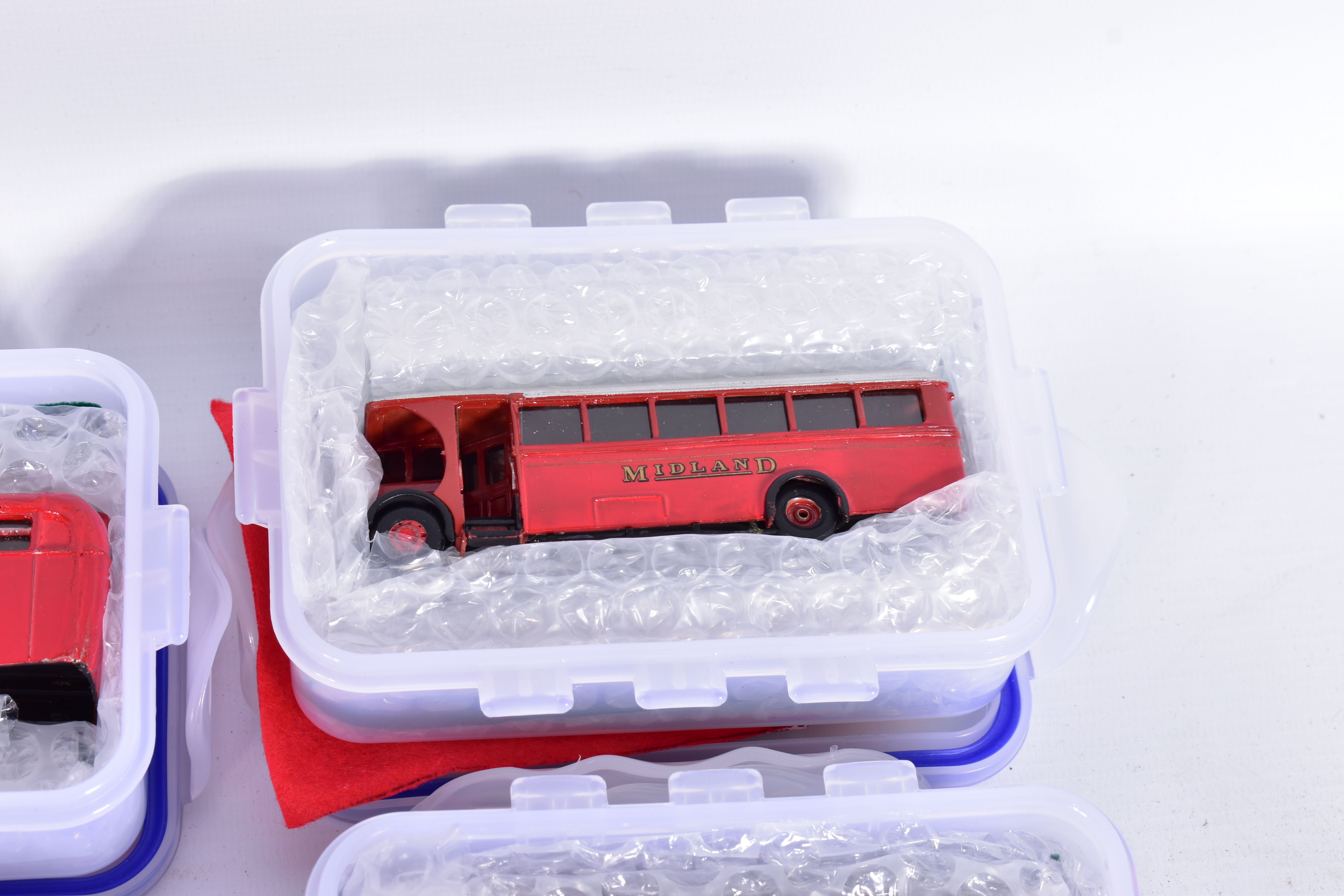 A COLLECTION OF CONSTRUCTED WHITEMETAL KIT MIDLAND RED BUS MODELS, all are 1/76 scale kit models and - Image 9 of 11