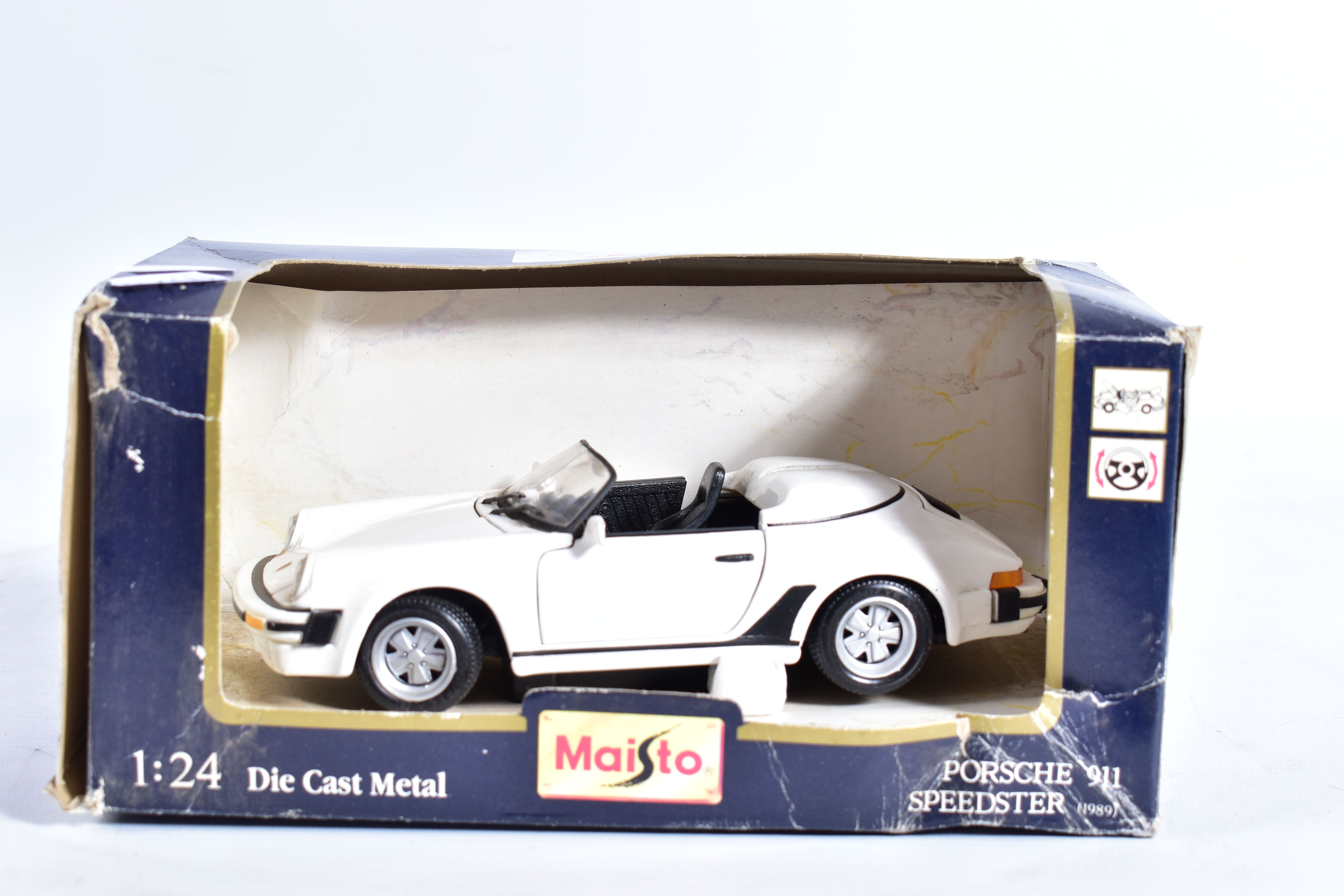 A QUANTITY OF BOXED BBURAGO 1:24 SCALE DIECAST CAR MODELS, mix of 1930's and 1940's sports cars - Image 15 of 18