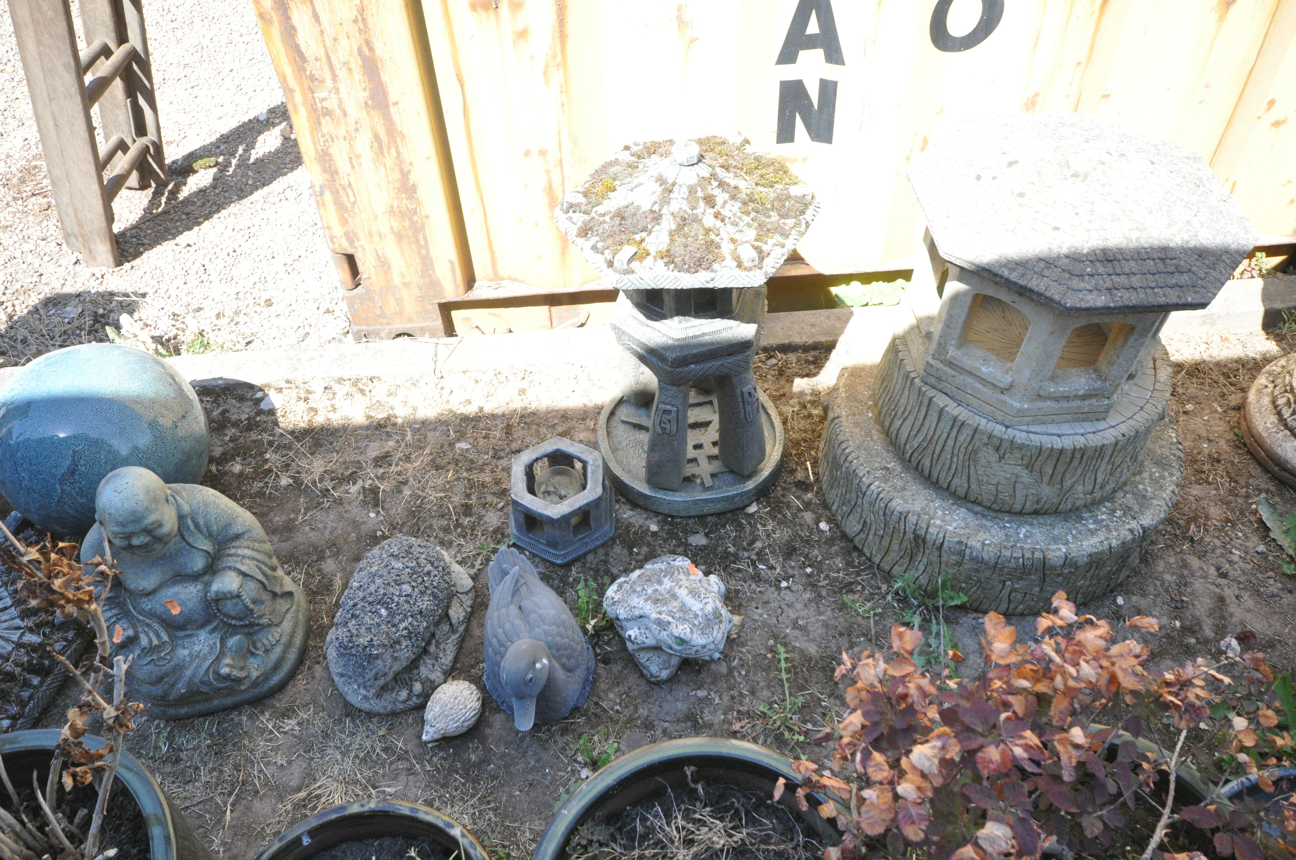A SELECTION OF COMPOSITE GARDEN ITEMS, to include a two tier tree effect stand, an oriental - Bild 2 aus 3