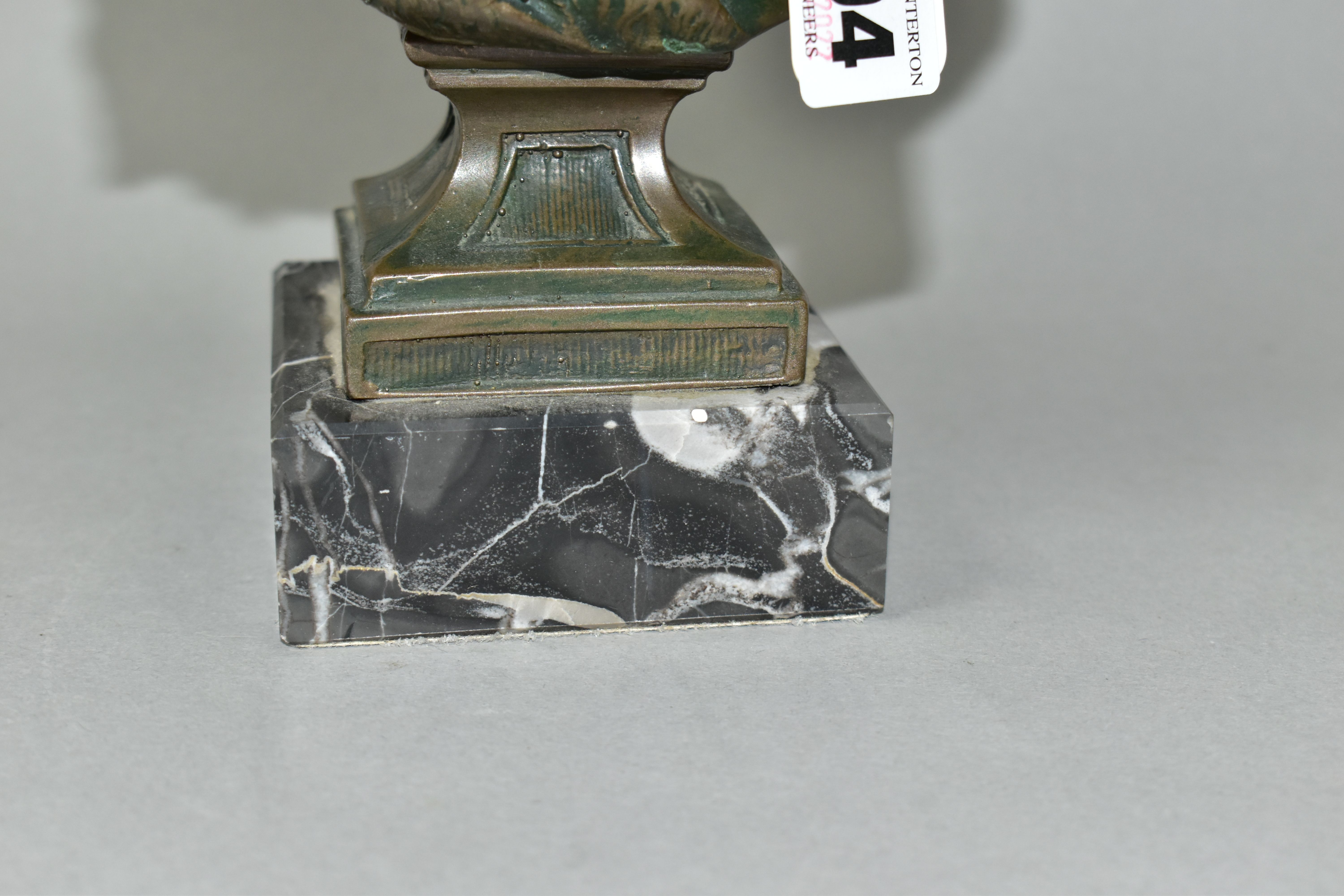 A REPRODUCTION BUST OF A LADY, bronzed effect, on a square marble base, height 23.5cm (1) (Condition - Bild 3 aus 4