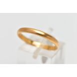 A 22CT GOLD BAND RING, polished band, approximate width 2.6mm, hallmarked 22ct Birmingham 1931, ring