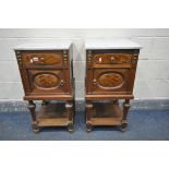 AN OPPOSING PAIR OF EARLY 20TH CENTURY OAK FRENCH POT CUPBOARD/BEDSIDE CABINETS, with marble top,