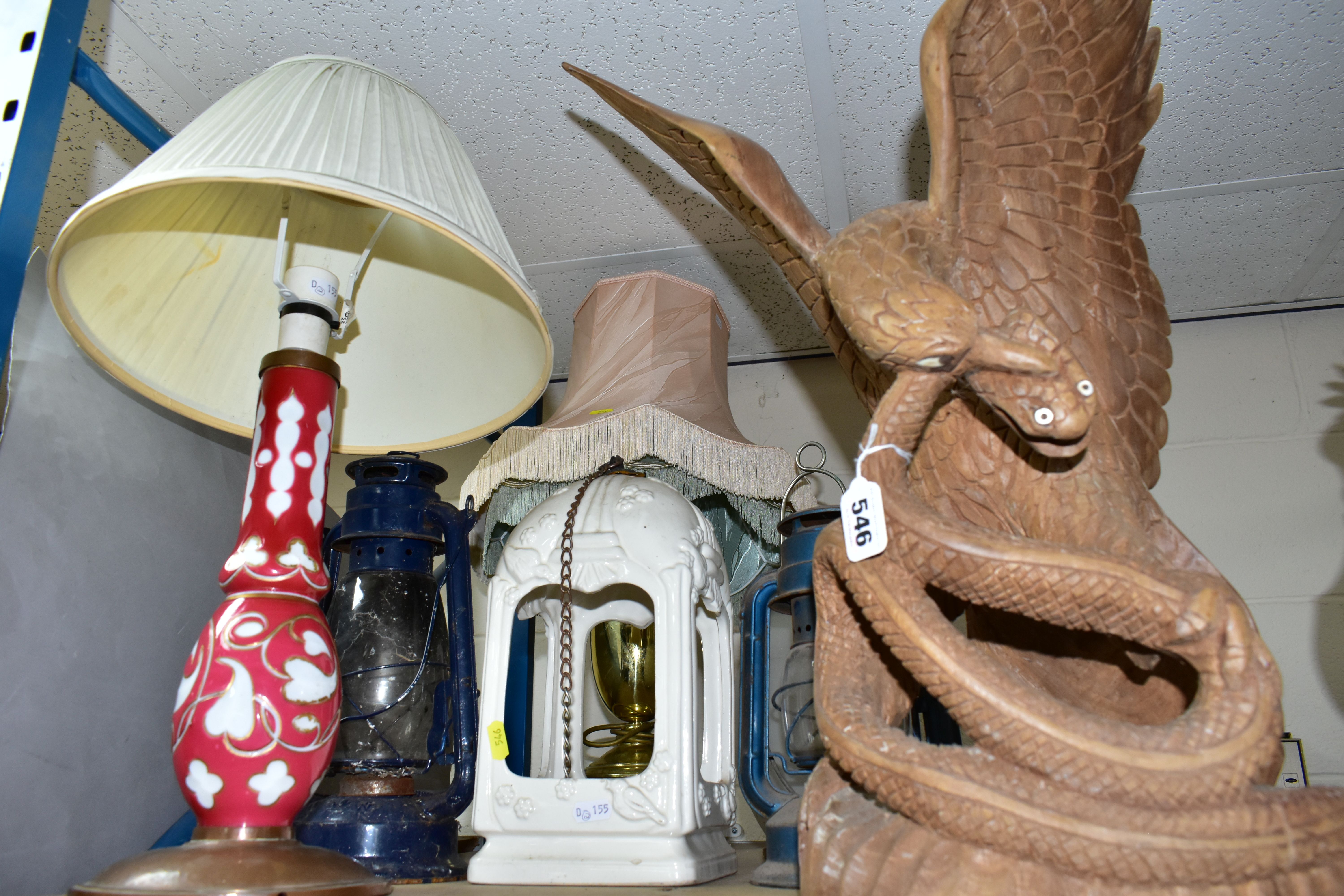 A GROUP OF LAMPS, WOODEN EAGLE AND SNAKE SCULPTURE, AND SUNDRY ITEMS, to include a large carved - Bild 2 aus 6