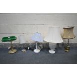 A SELECTION OF TABLE LAMPS, to include a brass bankers lamp, another brass lamp, a ceramic table