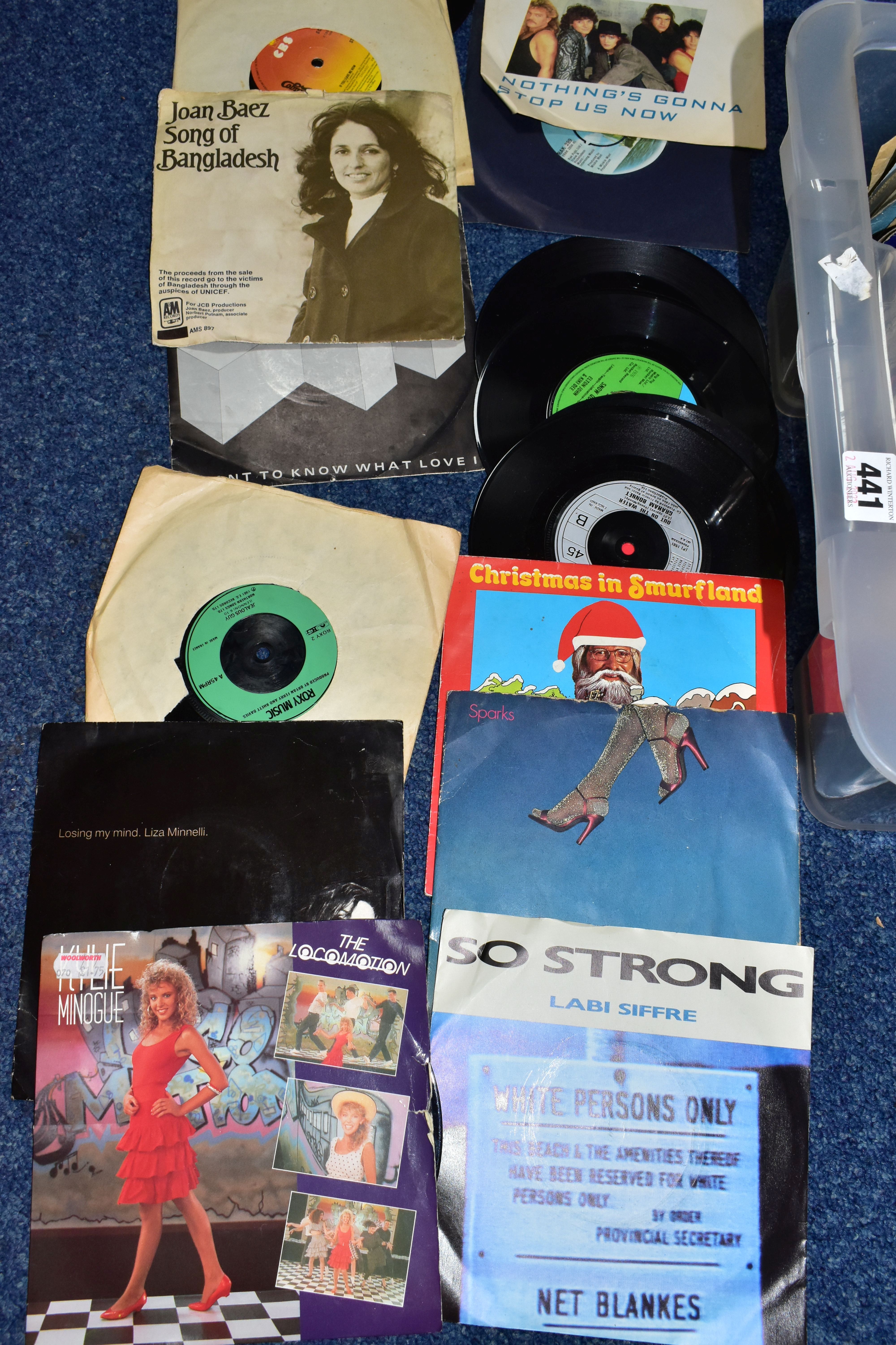 A BOX OF VINYL SINGLES, over two hundred and fifty records, plain and picture sleeves, a few have - Bild 2 aus 3