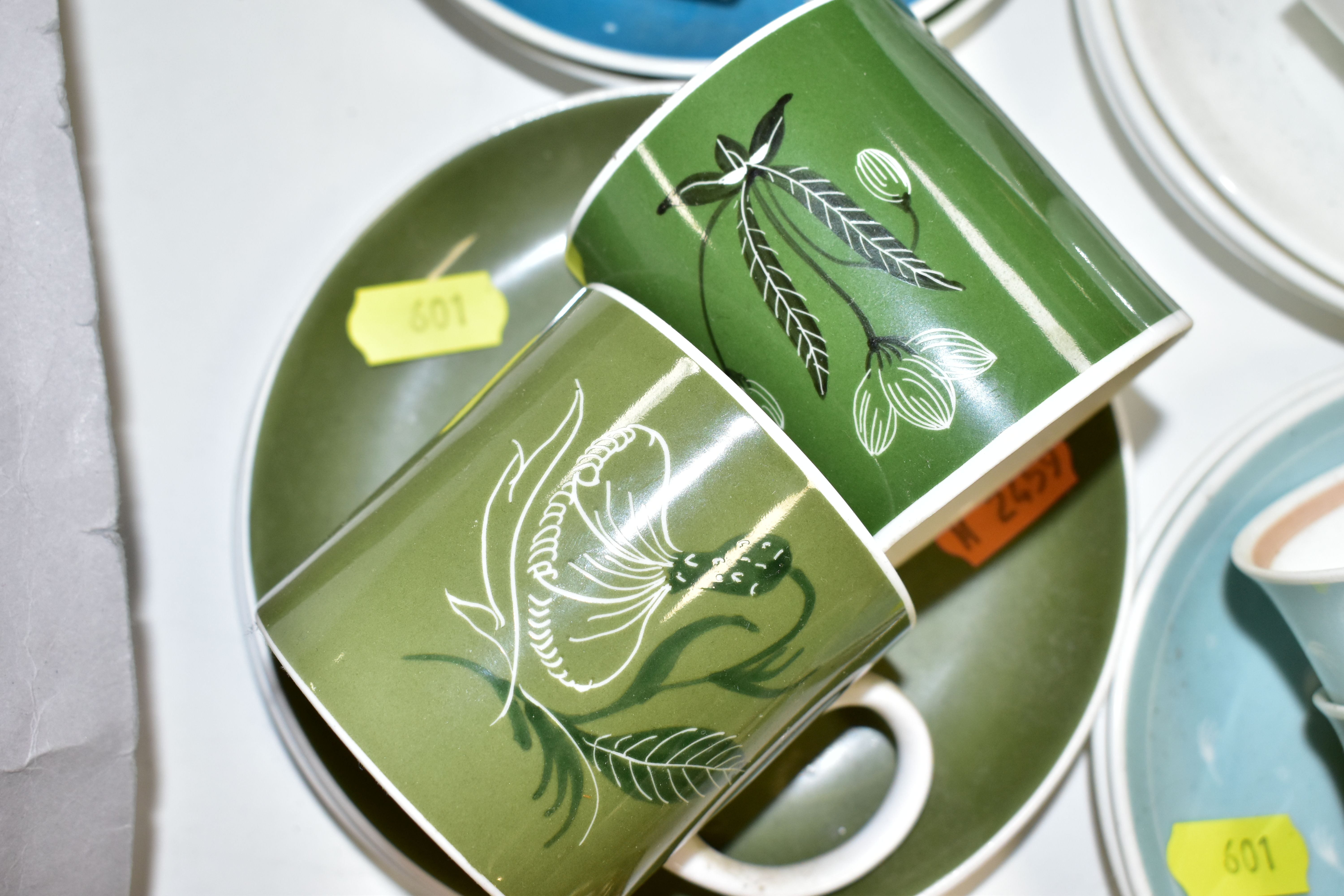 A COLLECTION OF SUSIE COOPER DESIGN COFFEE CUPS AND SAUCERS AND TWO OTHER TRIOS, the Susie Cooper to - Image 4 of 5