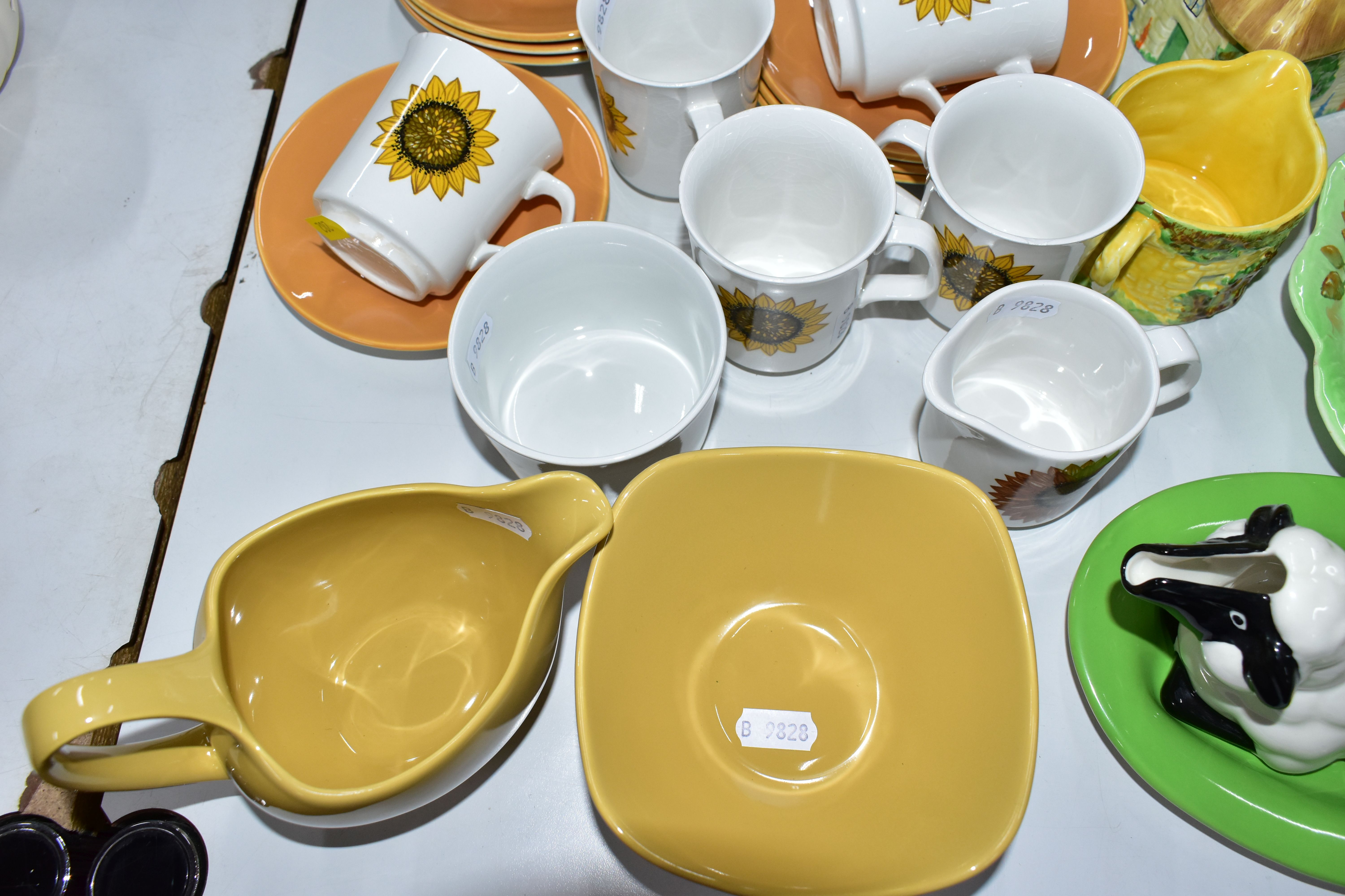 A COLLECTION OF CARLTON WARE AND J.G MEAKIN COFFEE SET, comprising a 'Sunflower' pattern coffee pot, - Image 3 of 5