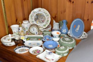 A GROUP OF CERAMICS, to include a Wedgwood Clio clock and octagonal dish, thirteen pieces of